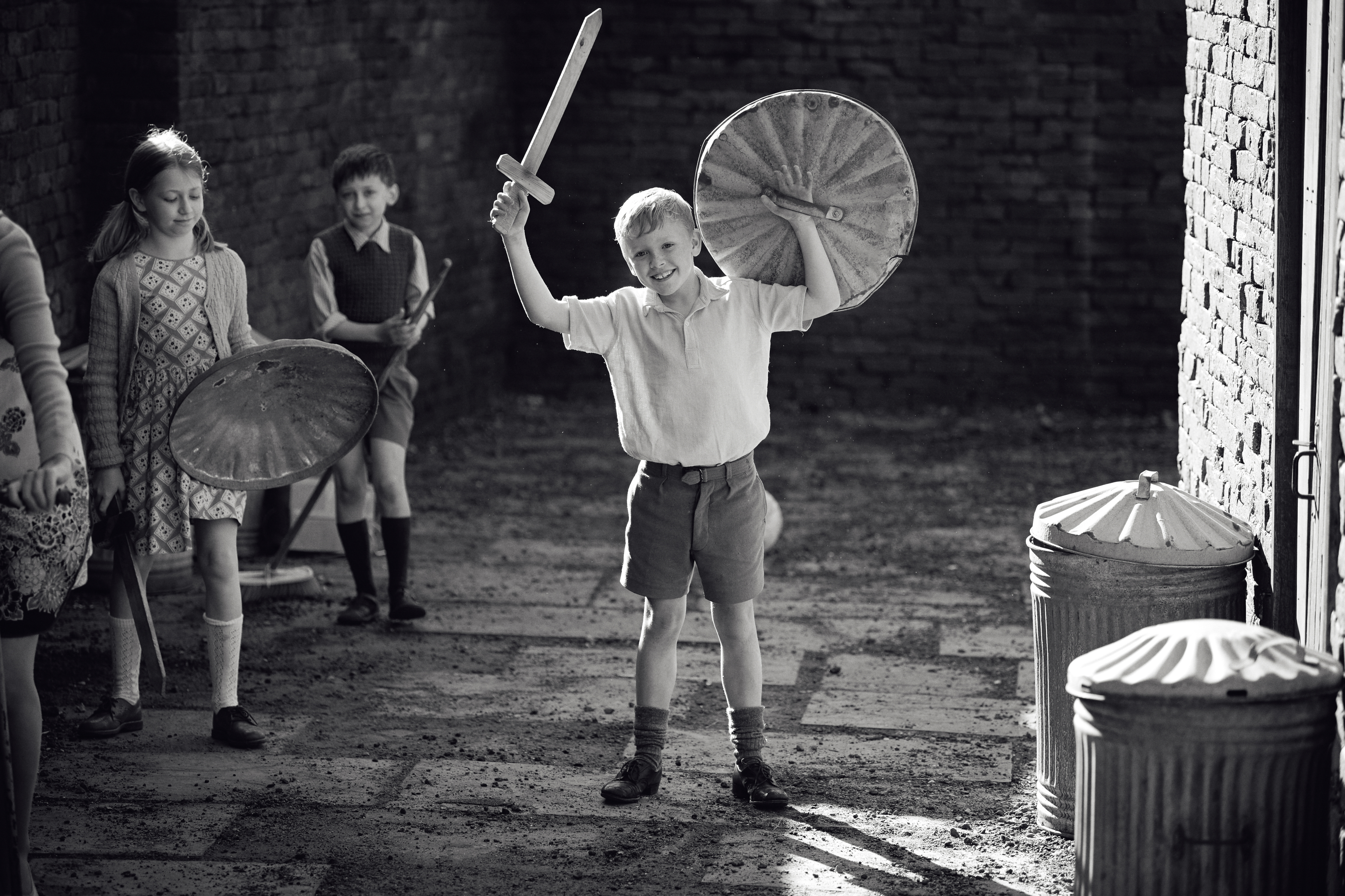 Jude Hill playing with sword and shield in Belfast HD Wallpaper