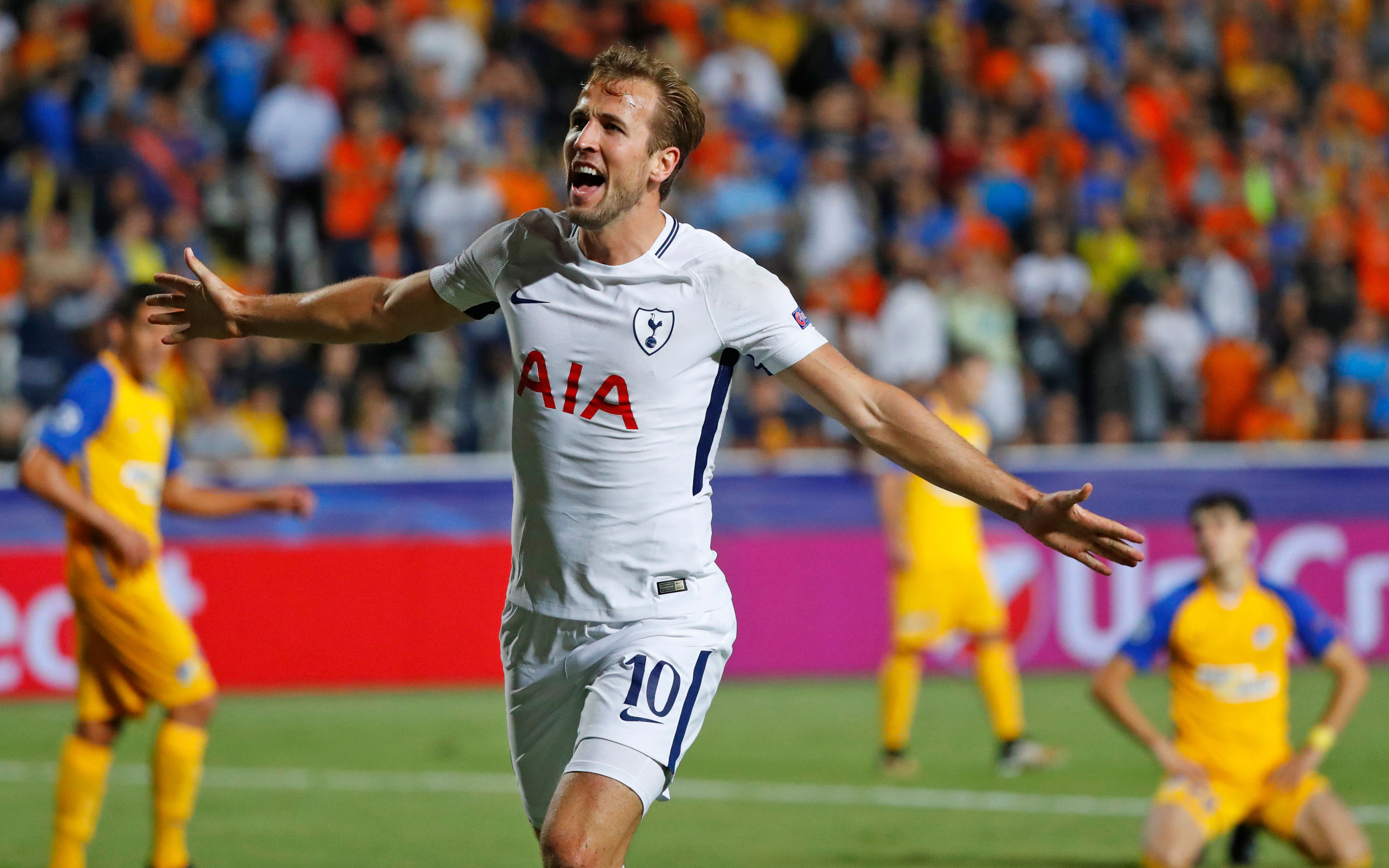 Harry Kane celebrates goal for Tottenham Hotspur F.C. HD Wallpaper