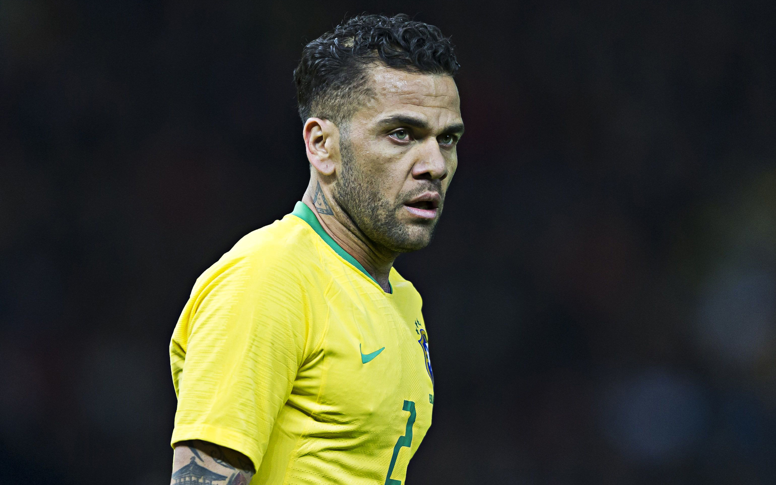 Dani Alves in Brazil National Football Team jersey HD Wallpaper