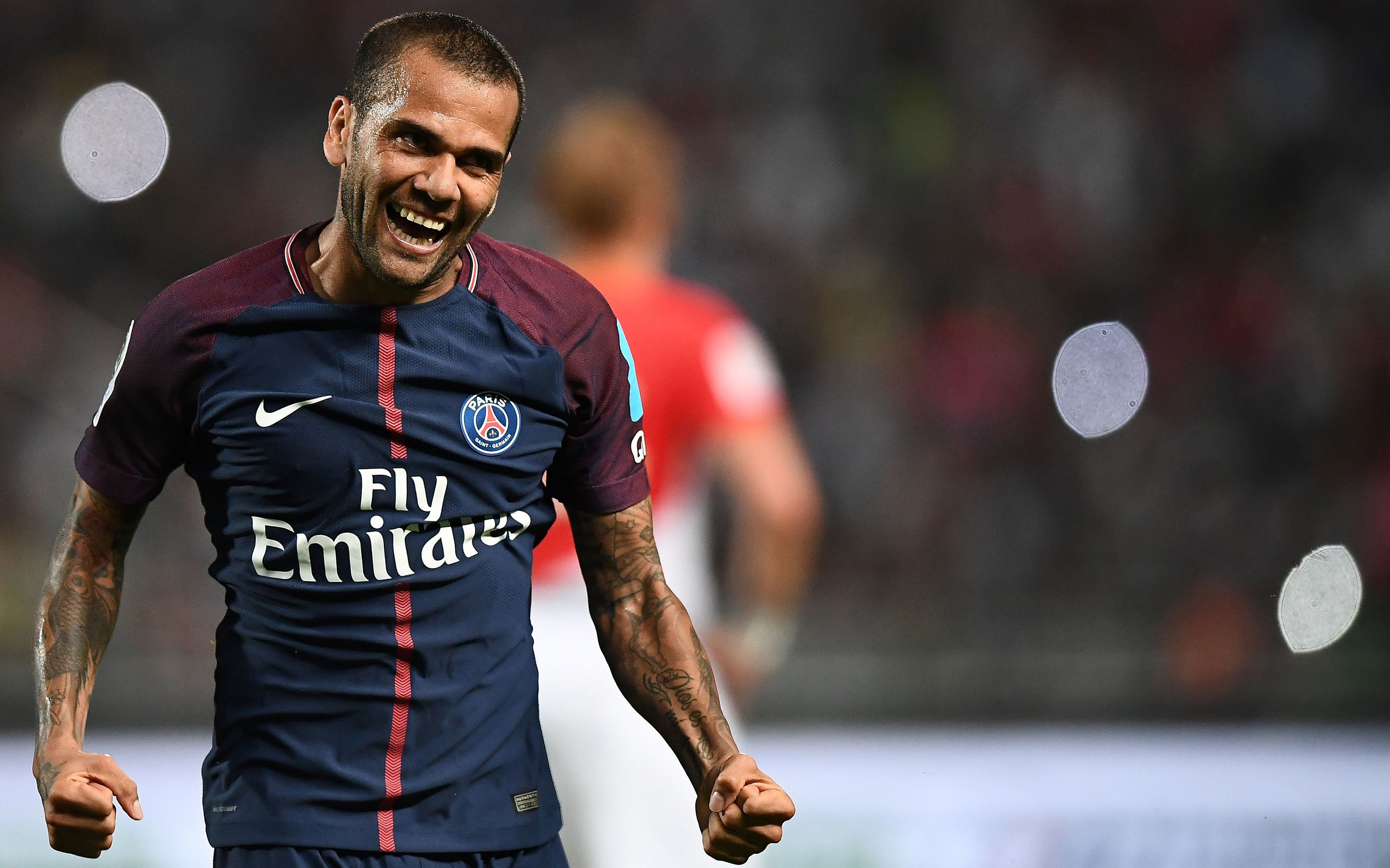 Dani Alves celebrates in Paris Saint-Germain F.C. jersey HD Wallpaper
