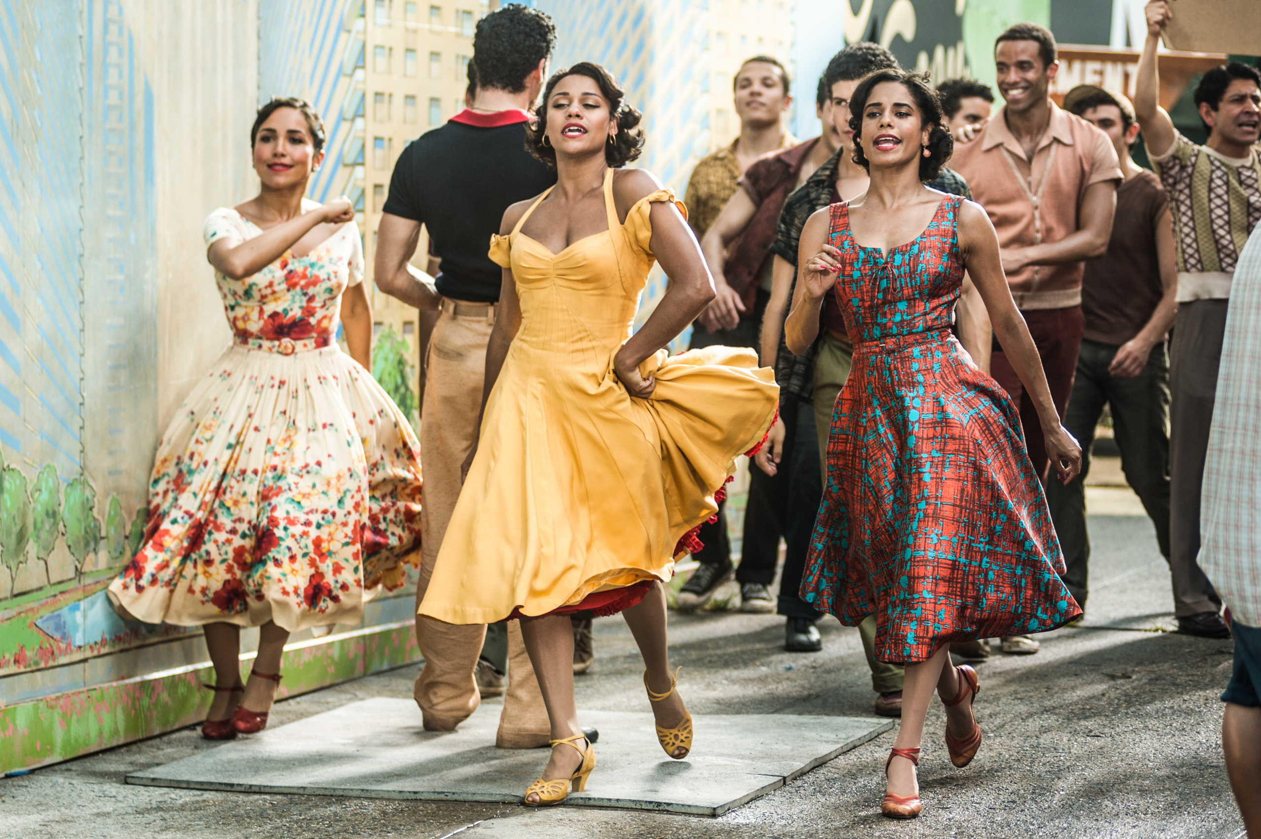 Ariana DeBose and cast dancing in West Side Story HD Wallpaper