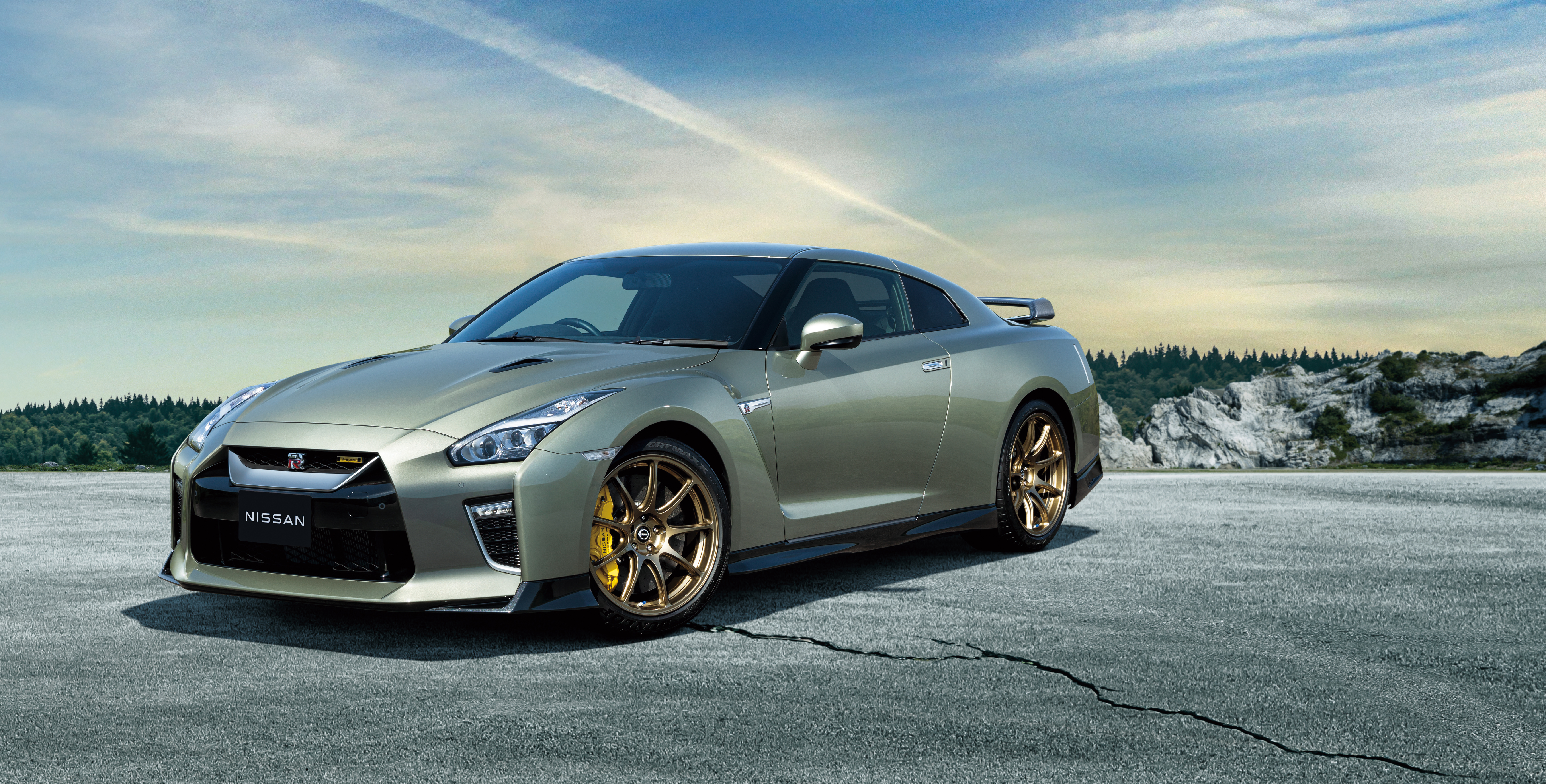 Nissan GT-R Premium Edition T-spec in metallic green HD Wallpaper