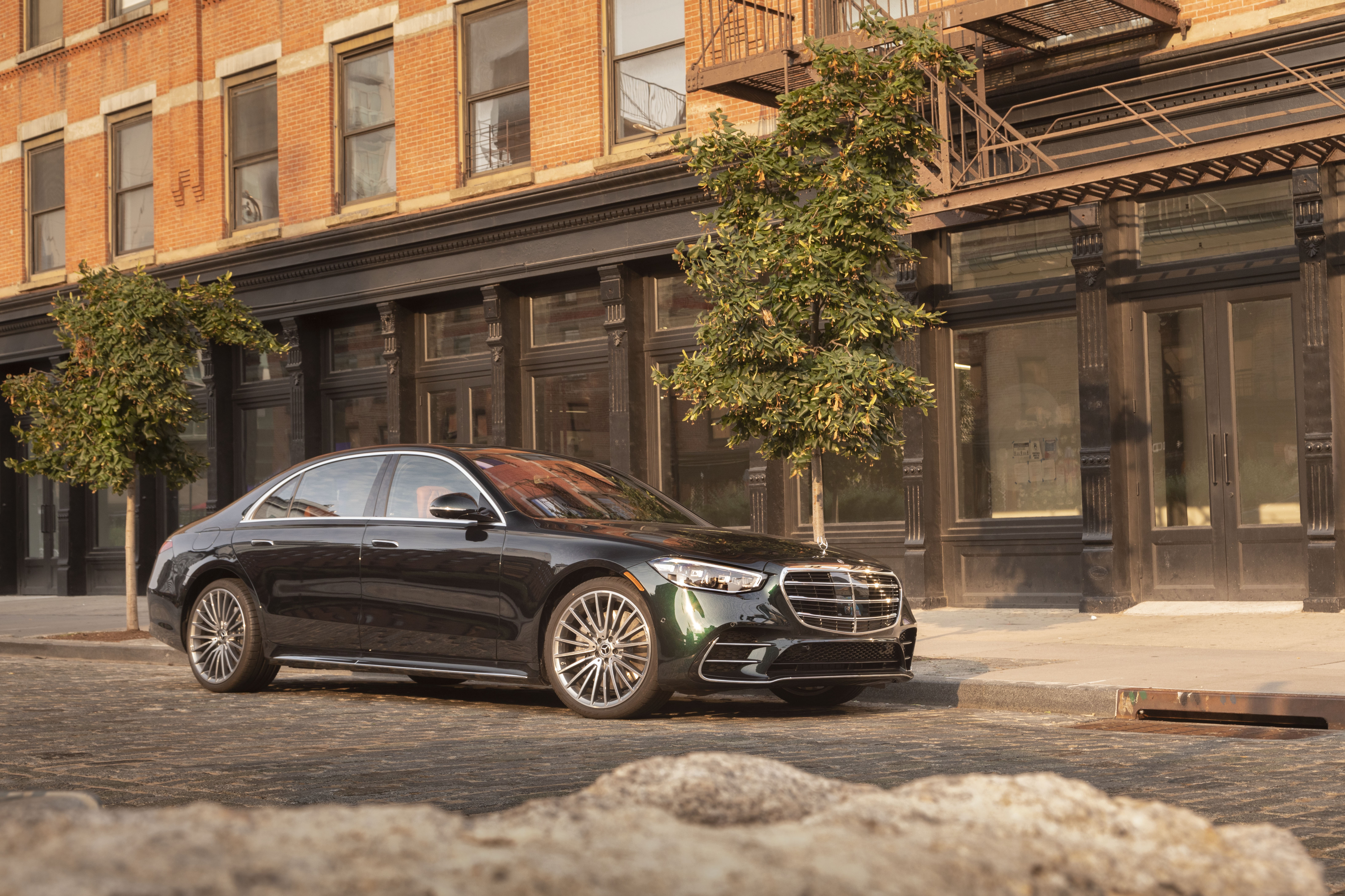 Mercedes-Benz S 500 AMG Line Luxury Sedan on City Street HD Wallpaper
