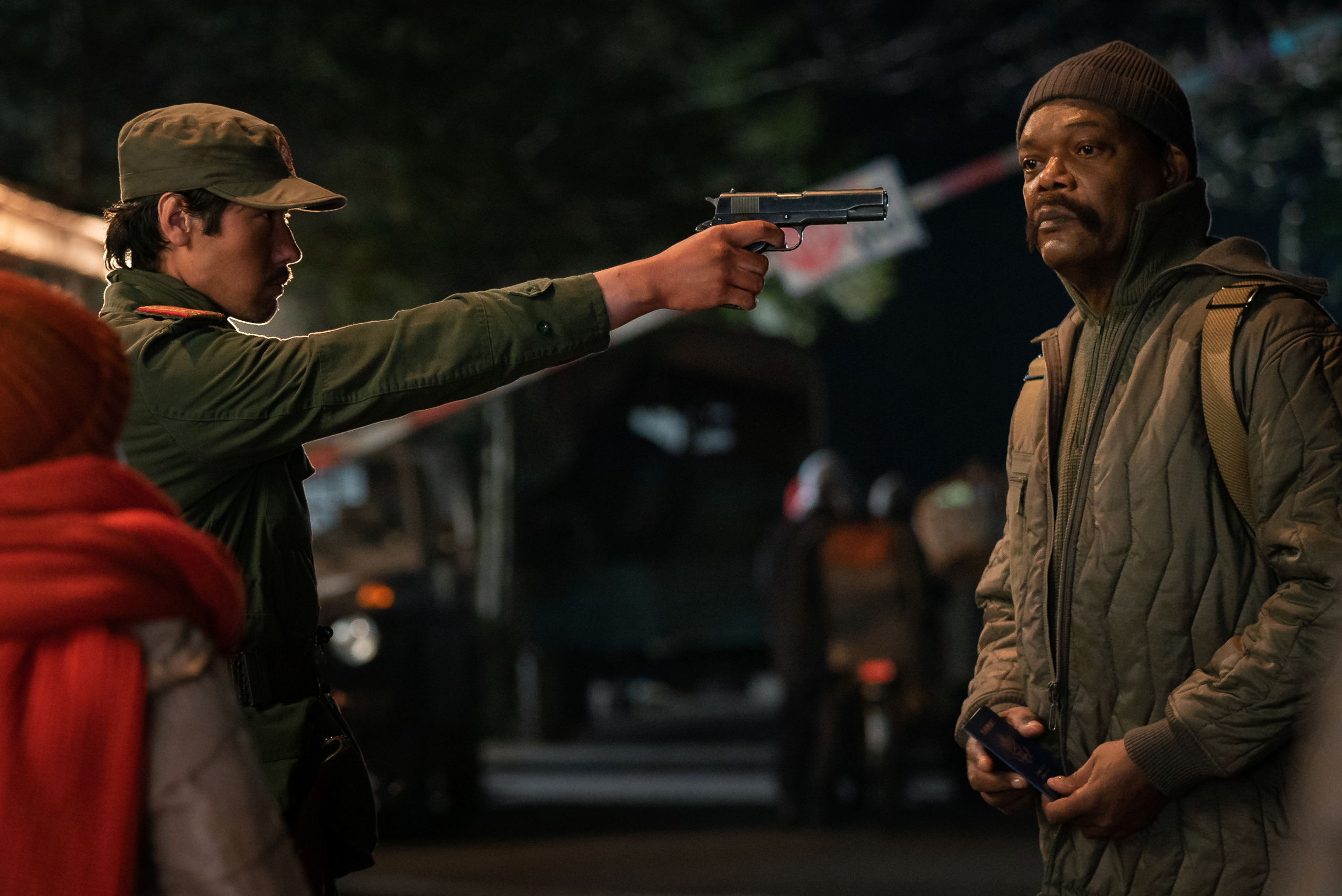 Samuel L. Jackson held at gunpoint in The Protégé HD Wallpaper