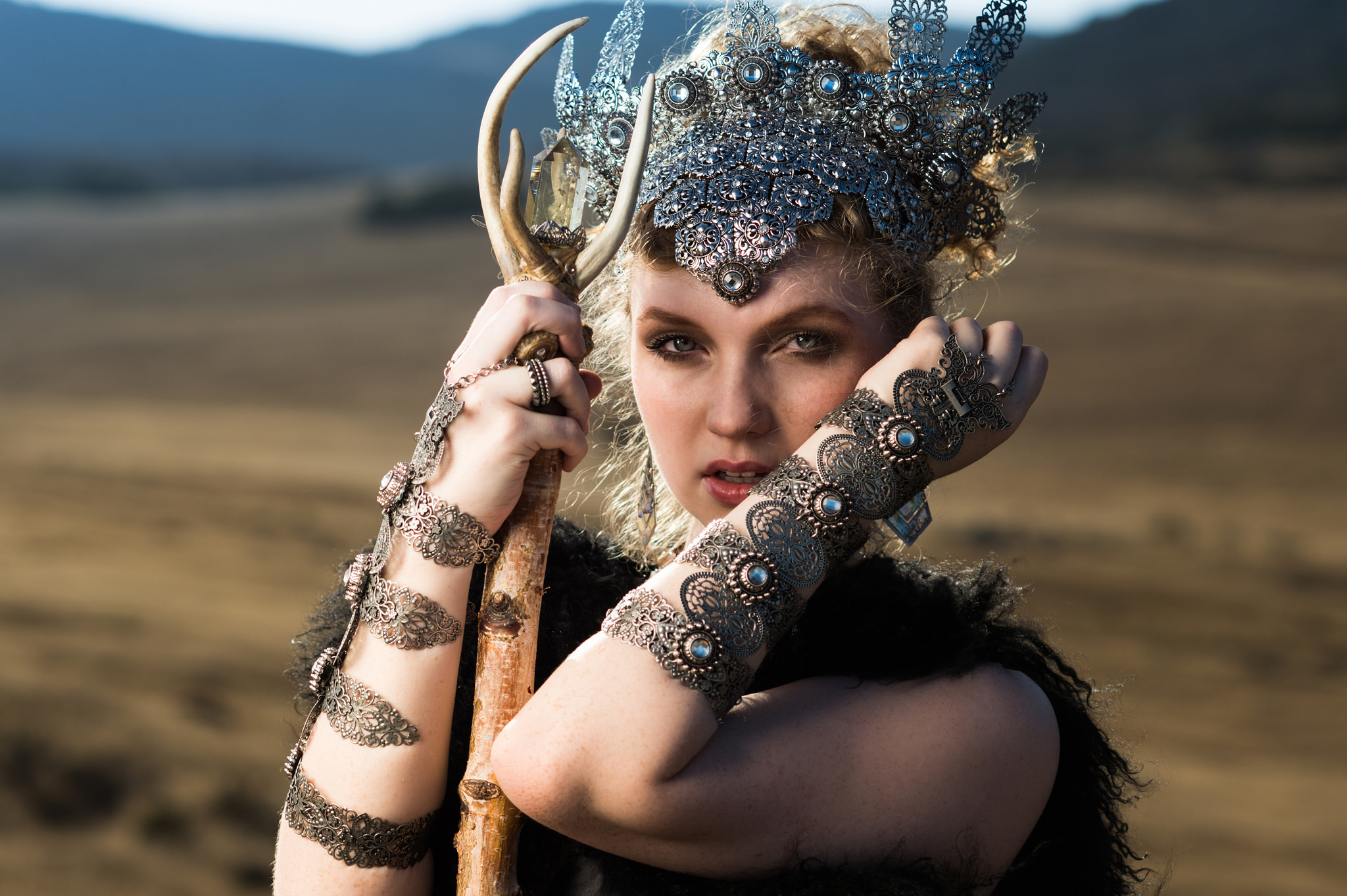 Alexandria Basso: Fantasy Queen Cosplay HD Wallpaper