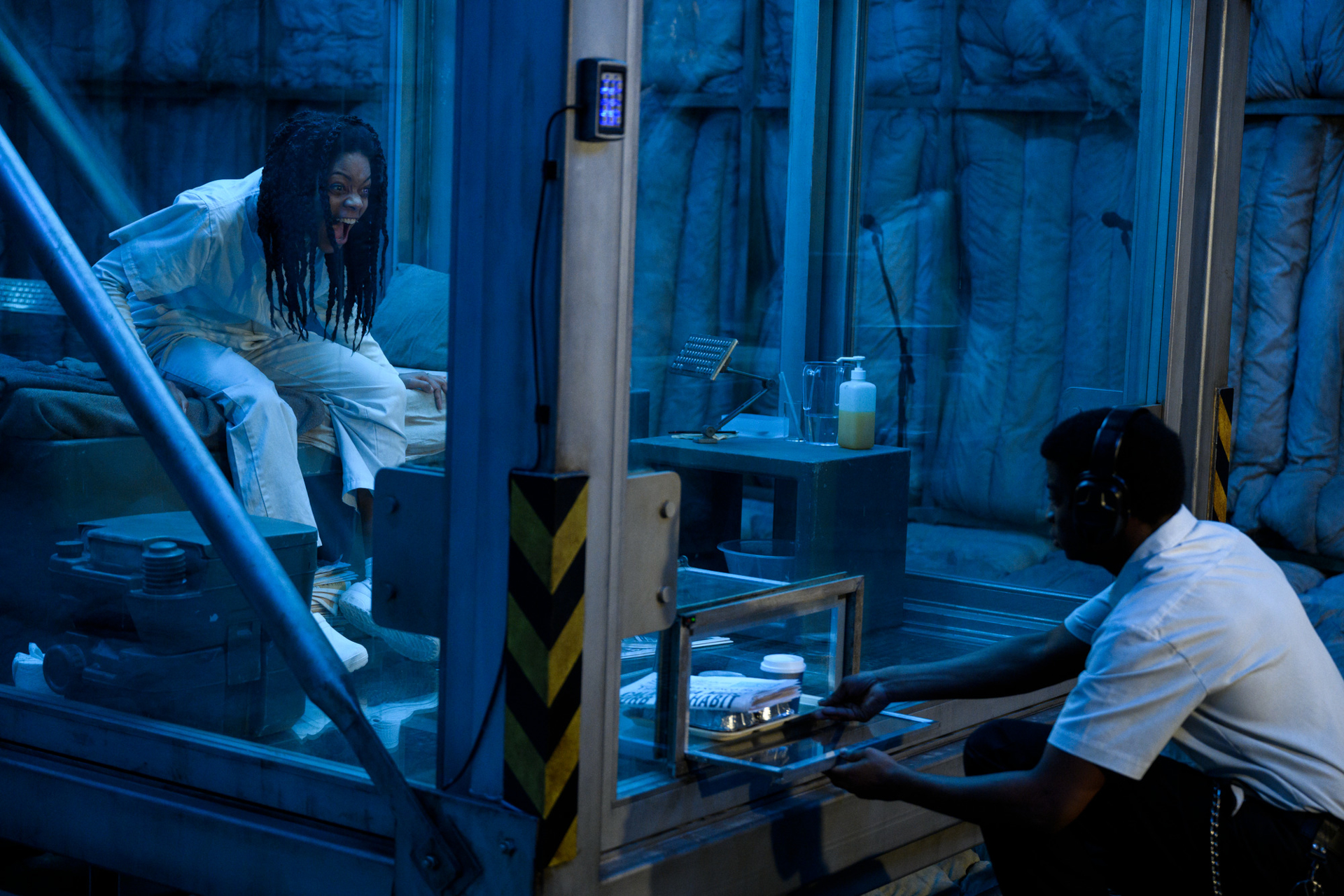Naomie Harris screaming in Venom: Let There Be Carnage containment HD Wallpaper