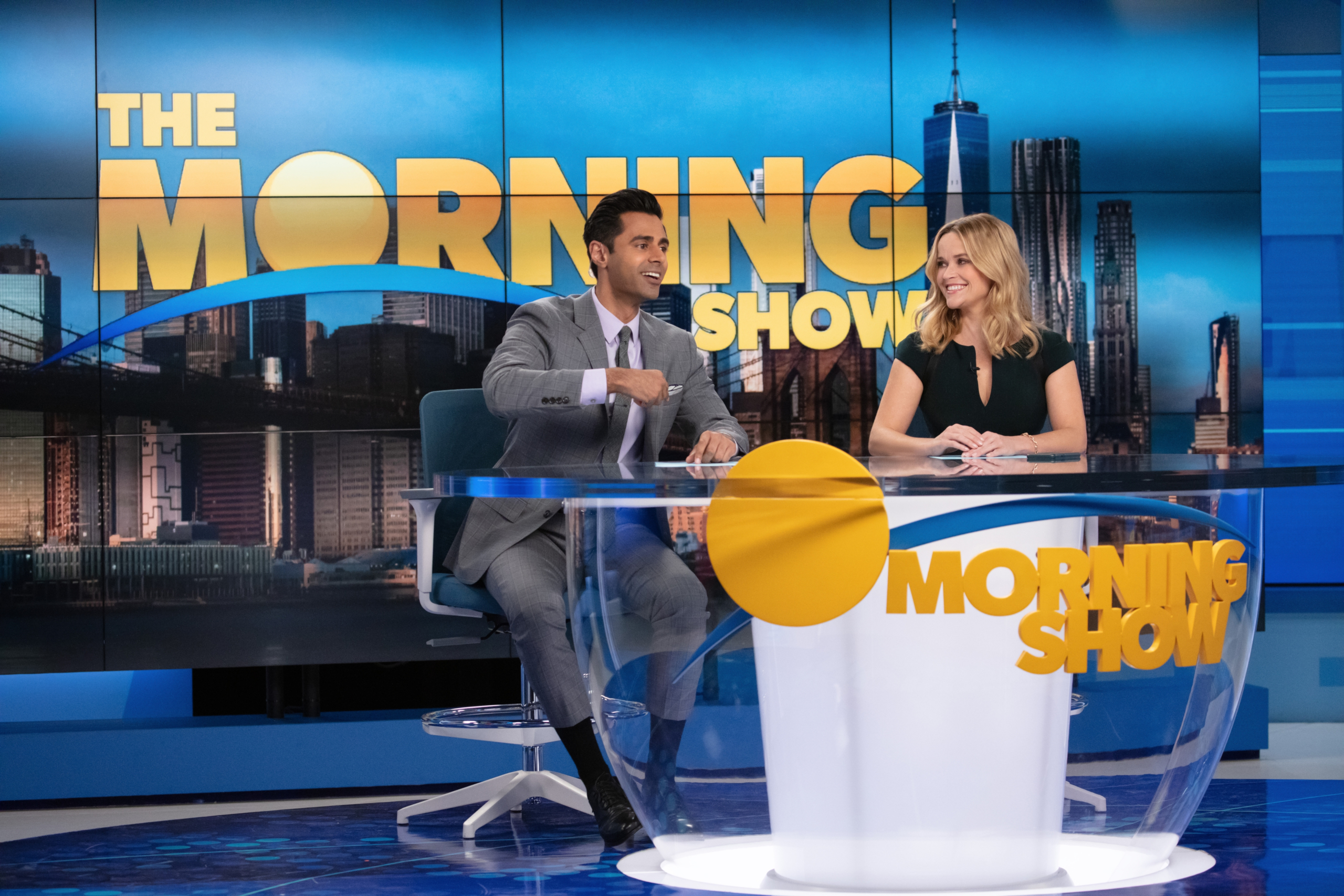 Reese Witherspoon and Hasan Minhaj on The Morning Show set HD Wallpaper
