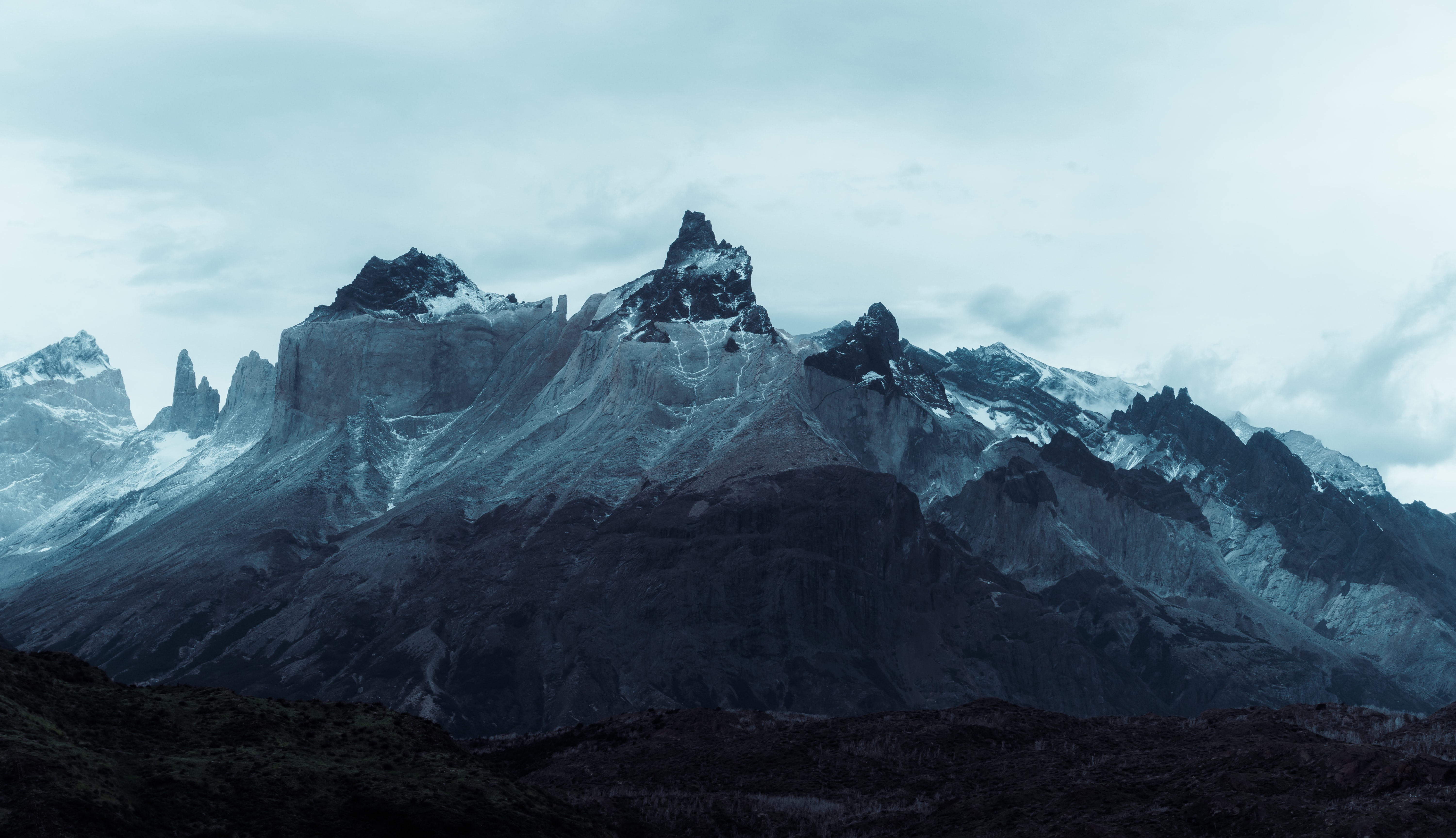 Dramatic Torres Del Paine Mountain Range HD Wallpaper