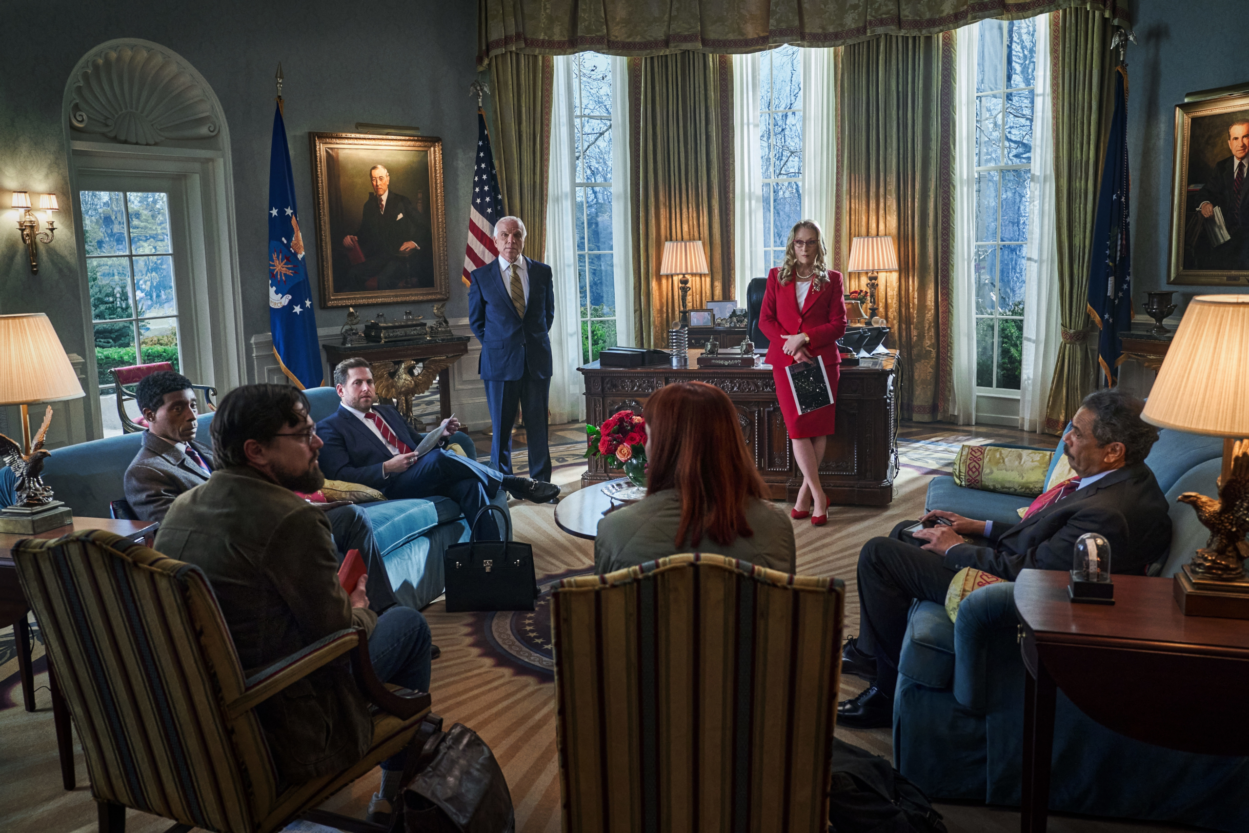Dont Look Up: President Orlean meets scientists HD Wallpaper
