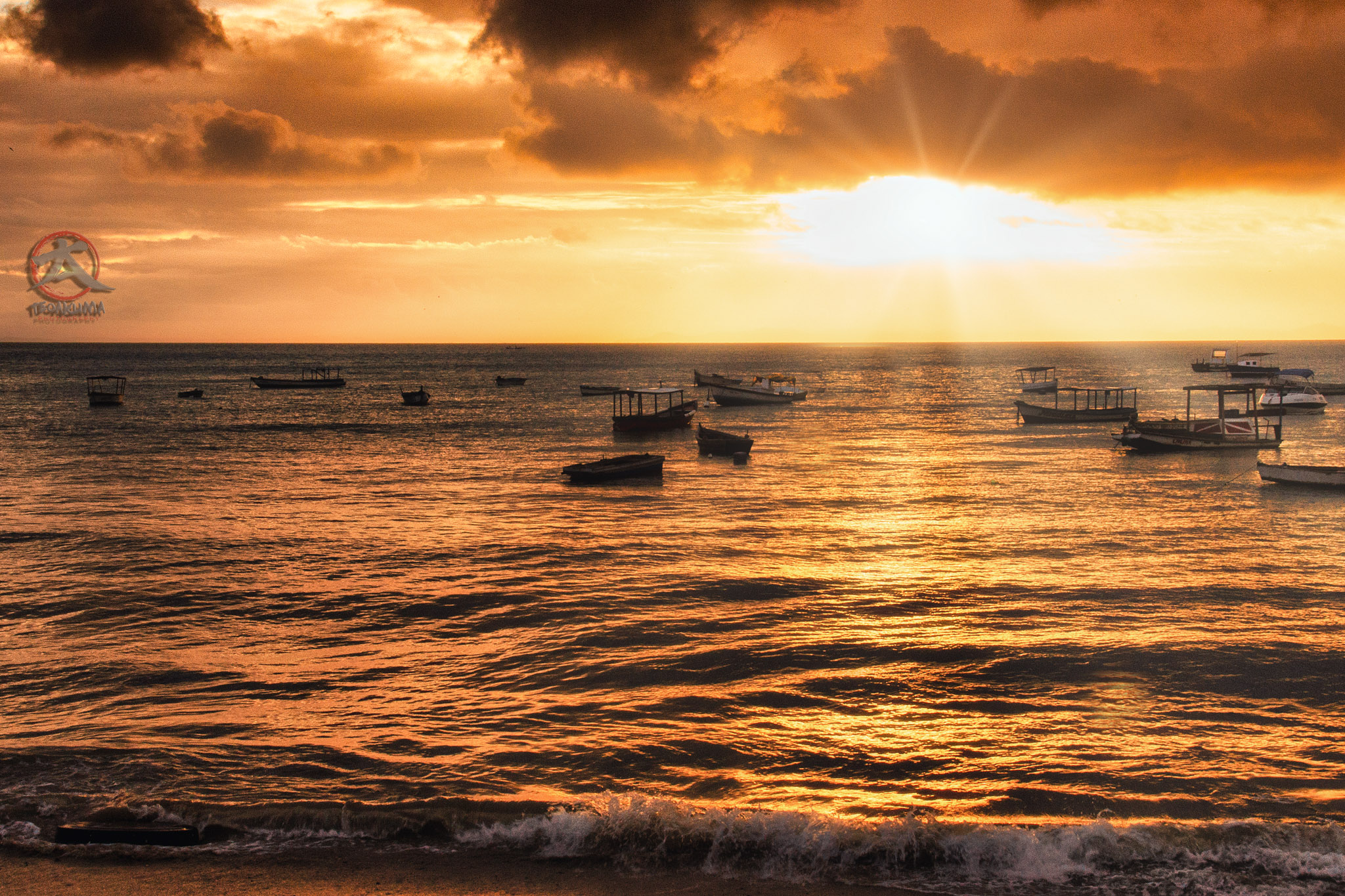 Teo Akuma: Golden Sunset with Boats on the Sea HD Wallpaper