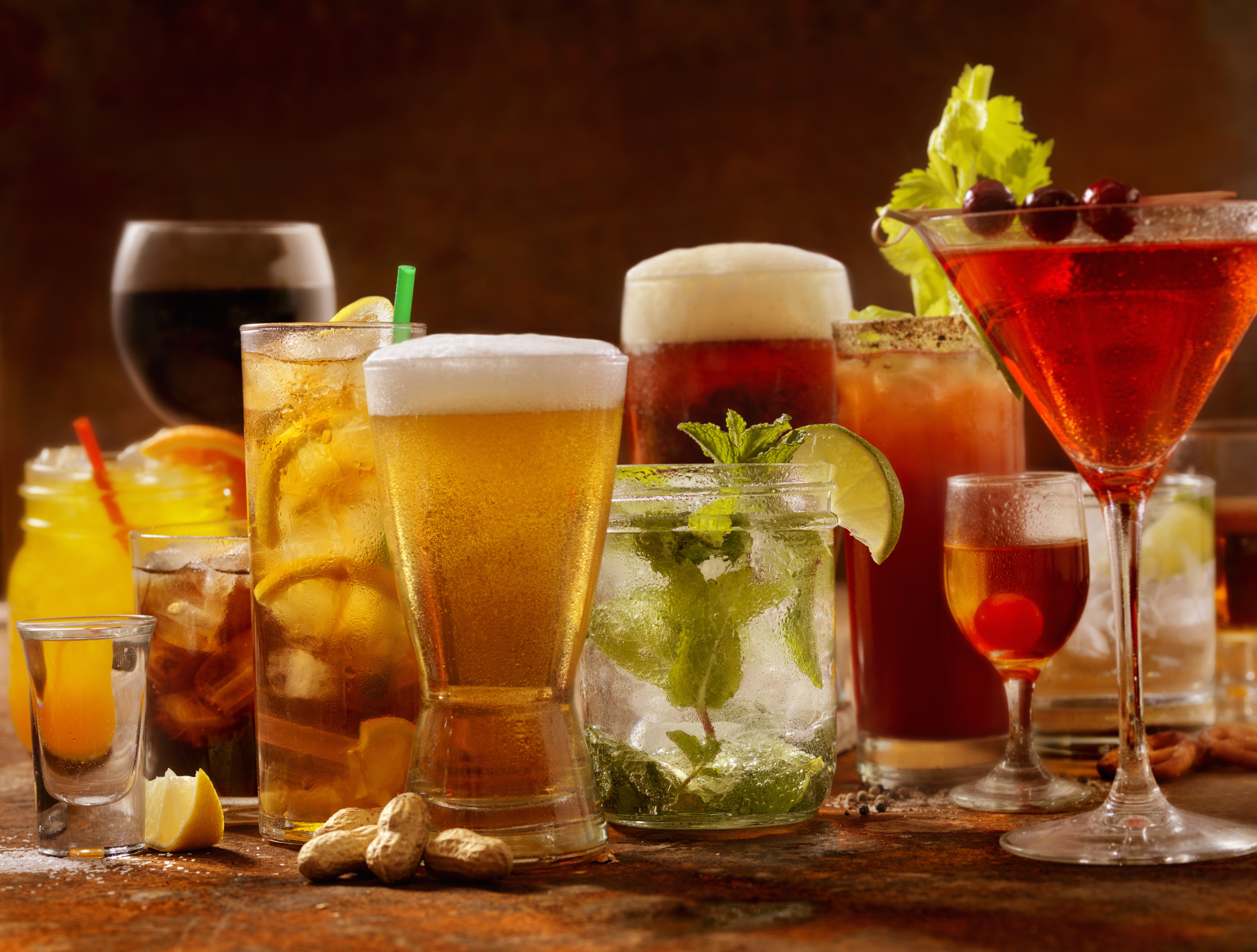 Variety of cocktails and drinks on a bar HD Wallpaper