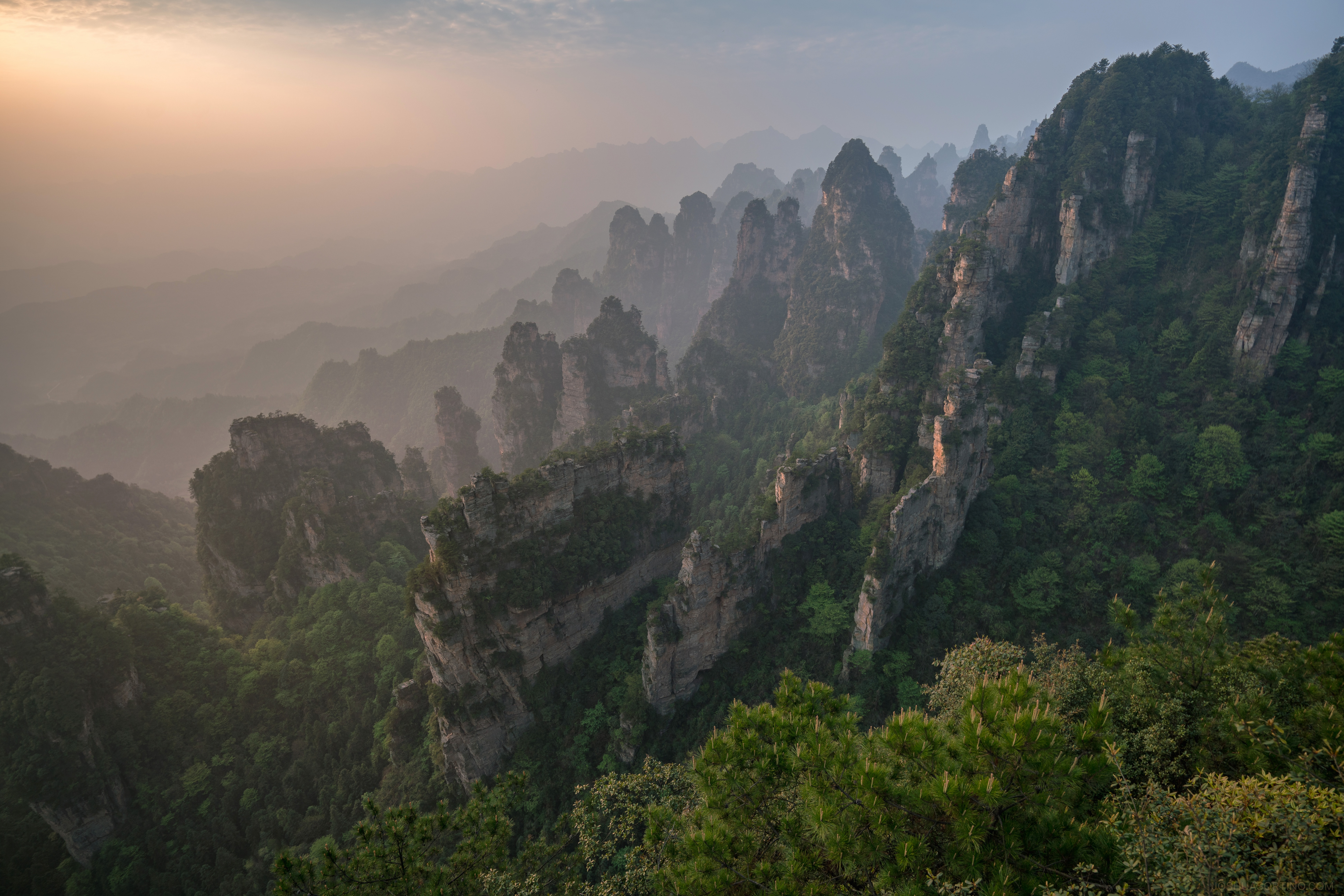 Zhangjiajie National Forest Park Misty Mountain Pillars at Dawn HD Wallpaper