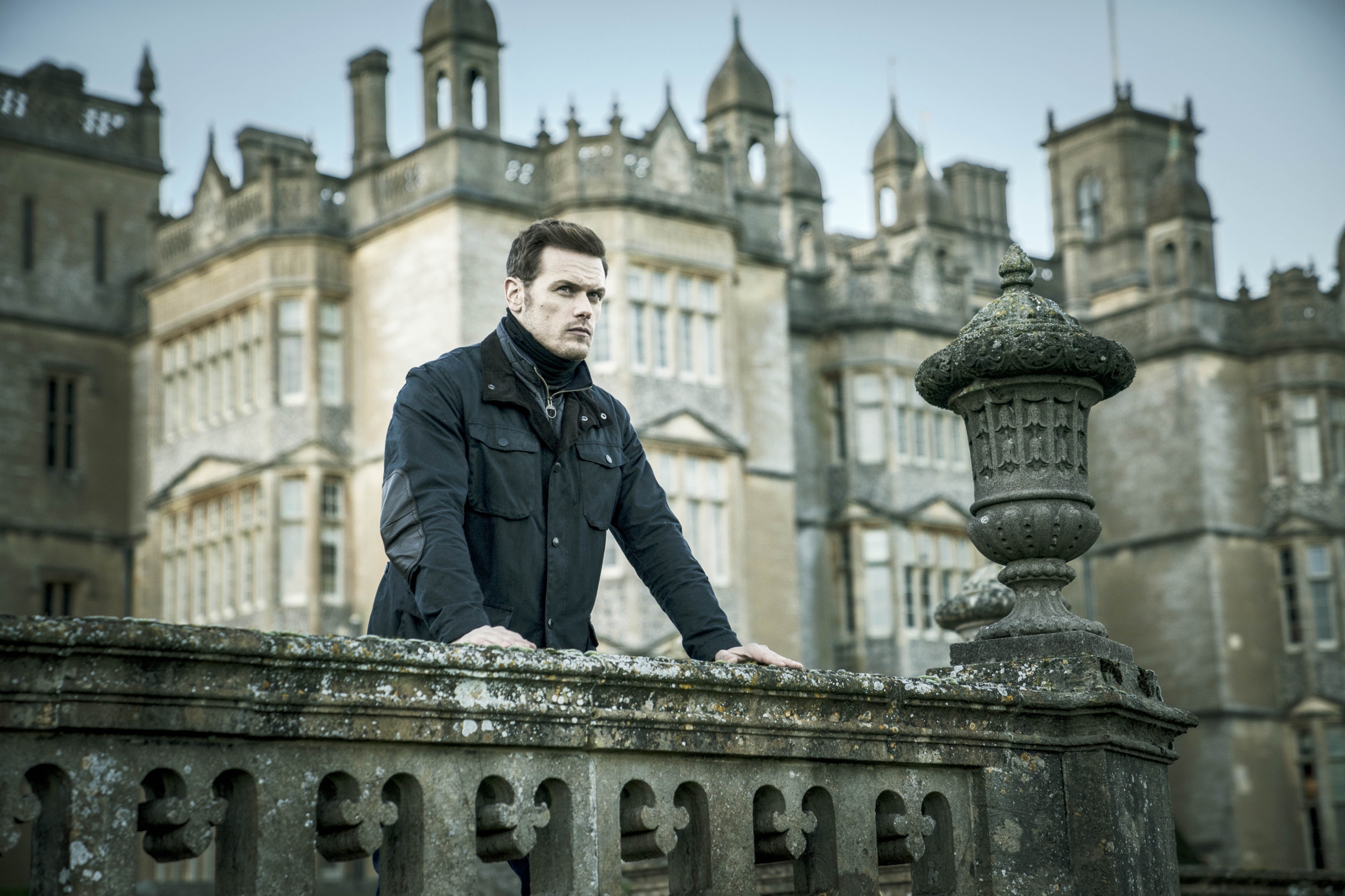 Sam Heughan in SAS: Red Notice at a historic manor HD Wallpaper
