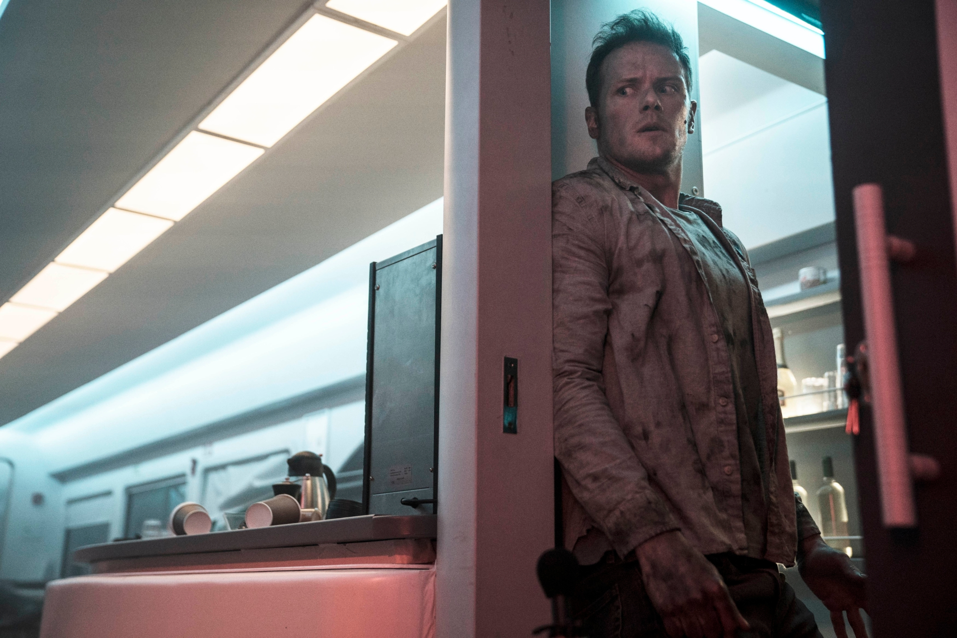 Sam Heughan looking tense in SAS: Red Notice HD Wallpaper