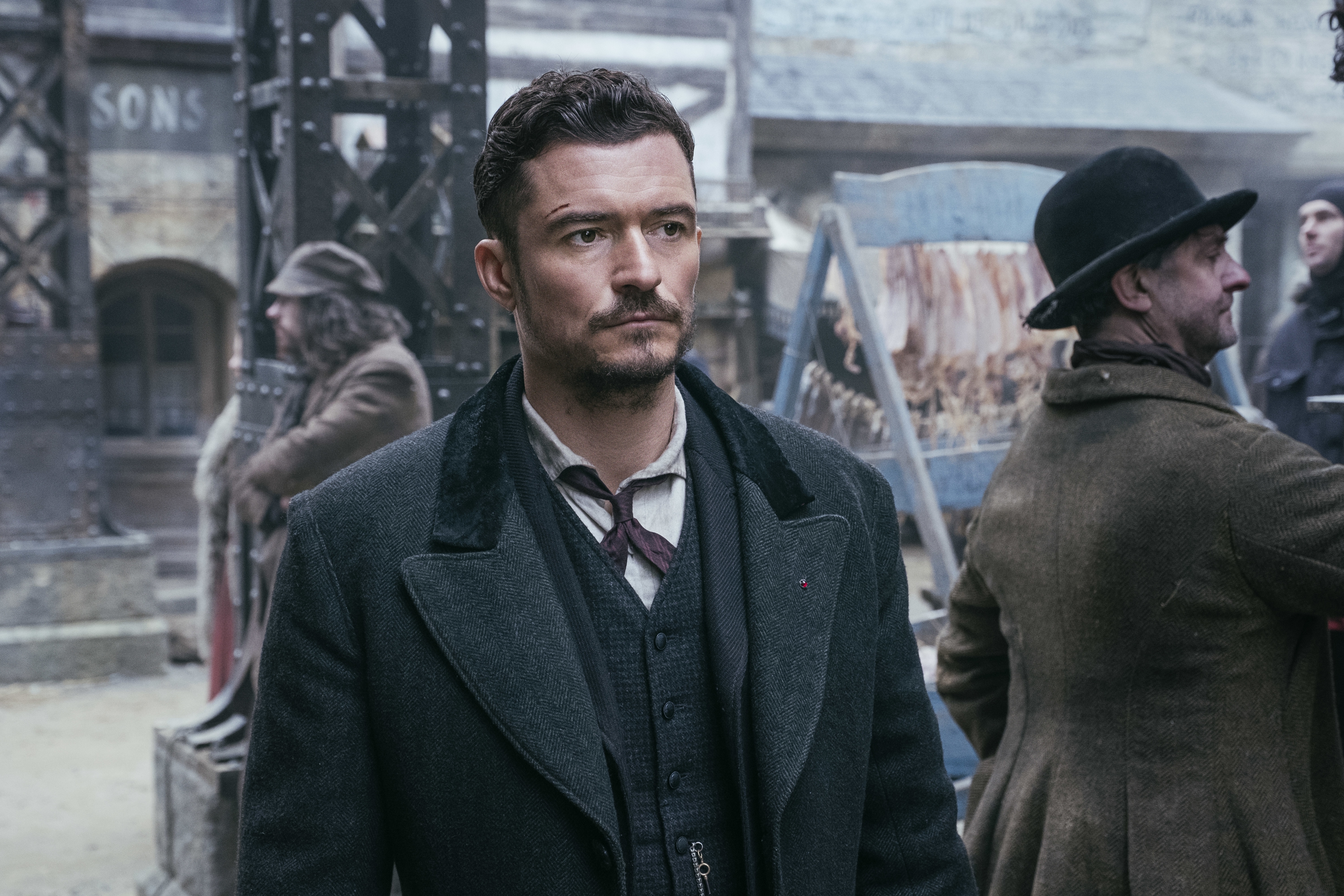 Orlando Bloom as Rycroft Philostrate in Carnival Row HD Wallpaper