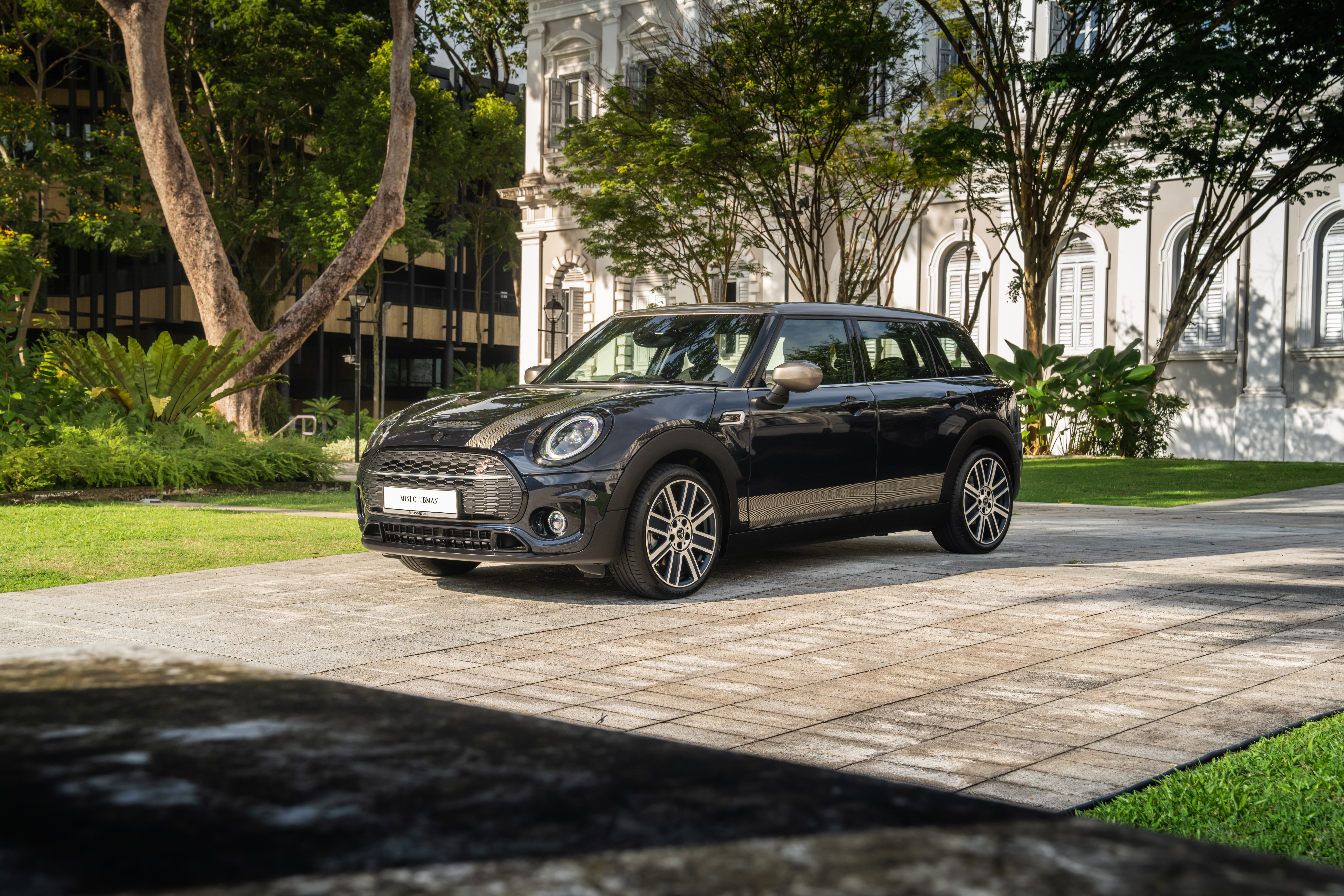 MINI Cooper S Clubman "Jermyn Edition" parked outdoors HD Wallpaper