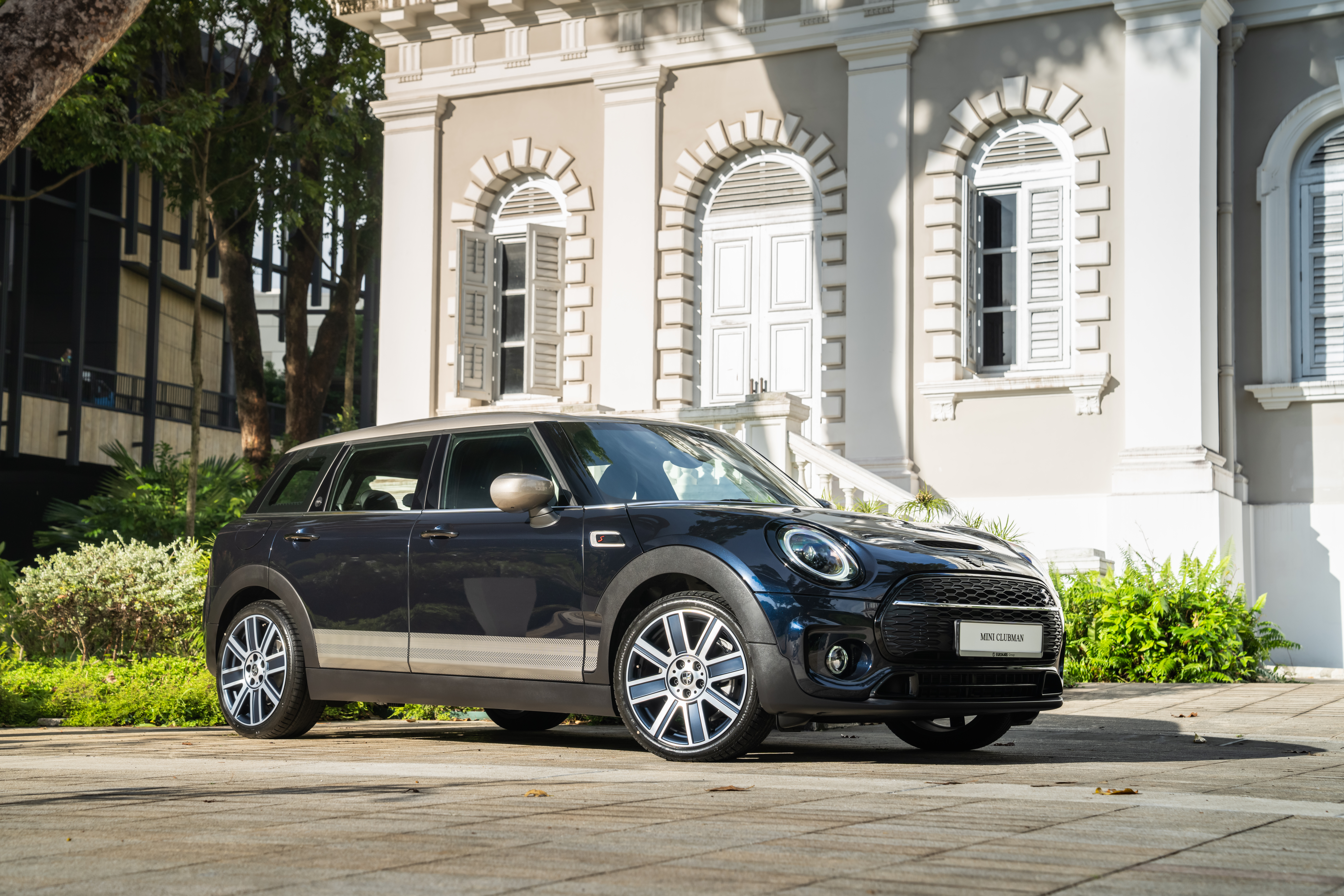 Dark blue MINI Cooper S Clubman Jermyn Edition HD Wallpaper