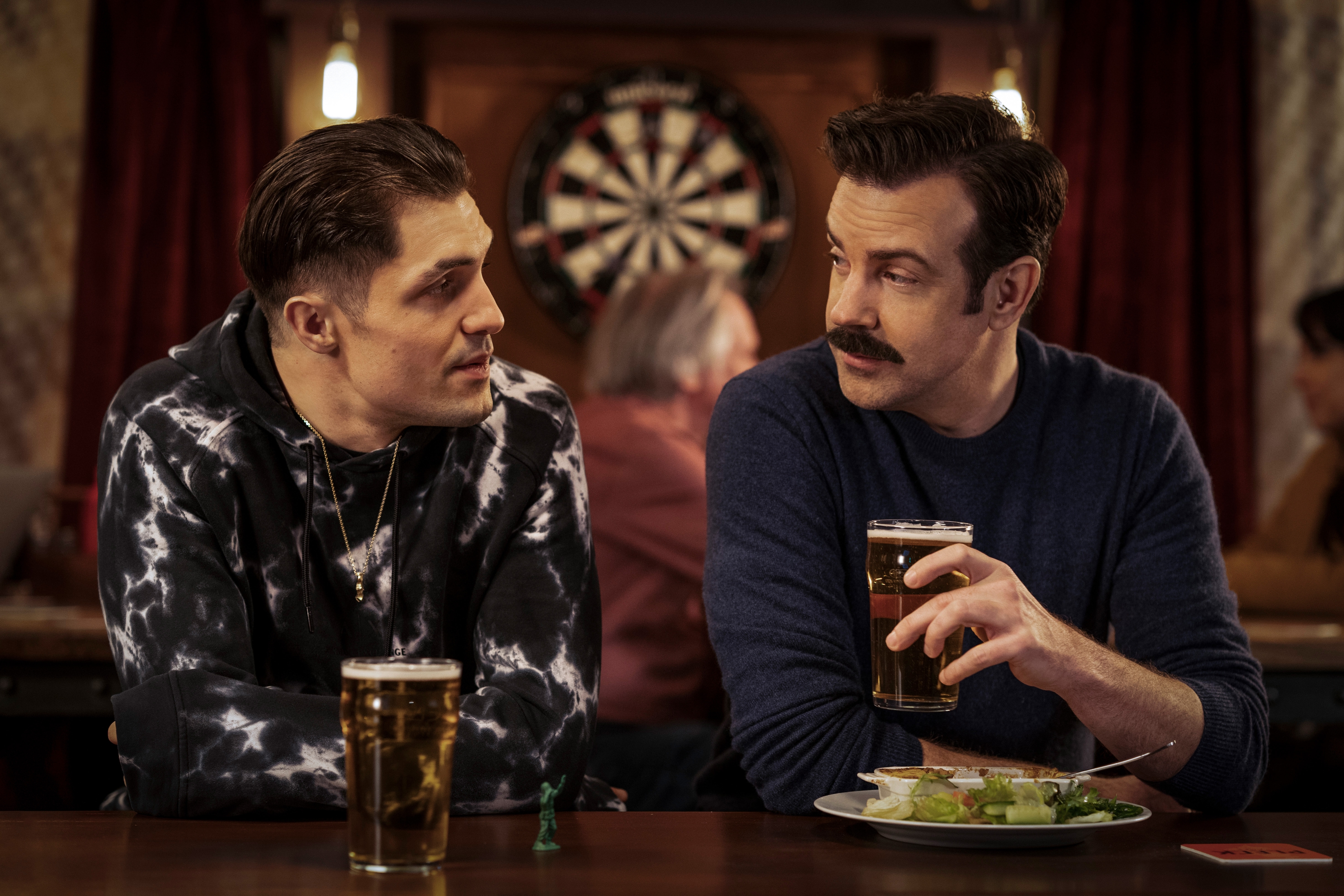 Ted Lasso and Nate talking at the pub HD Wallpaper