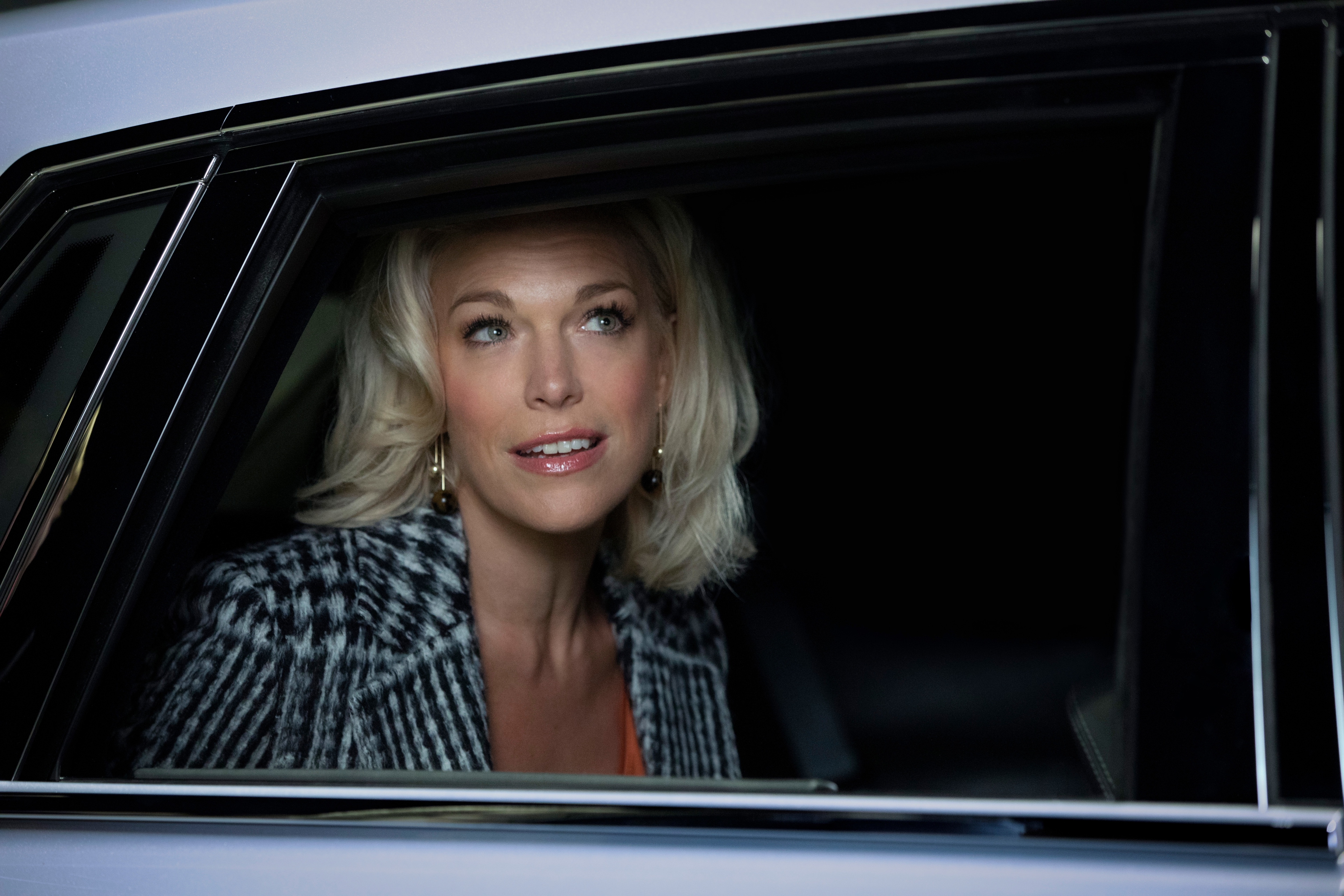 Hannah Waddingham looking out car window HD Wallpaper