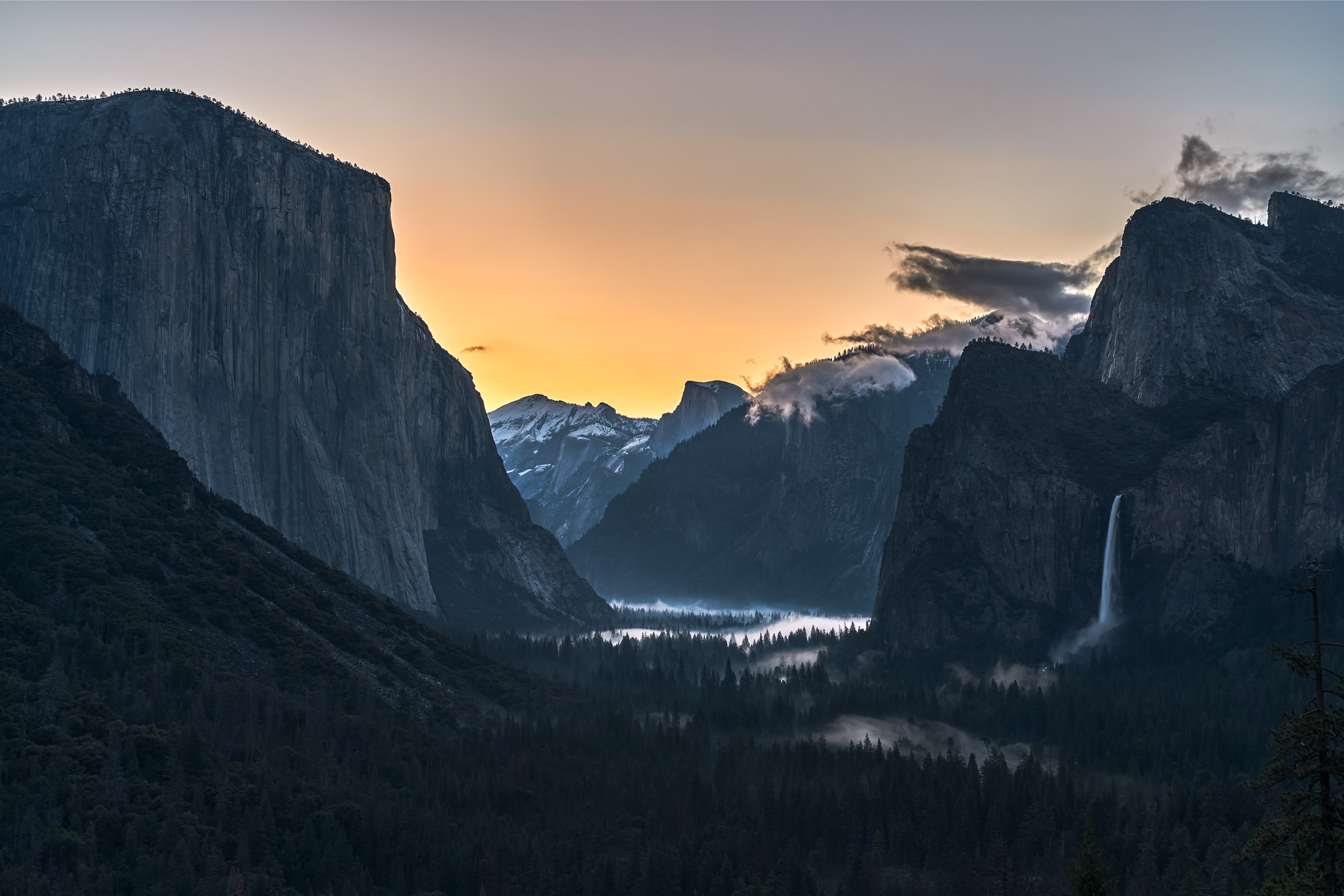 Yosemite National Park Valley View at Golden Hour HD Wallpaper
