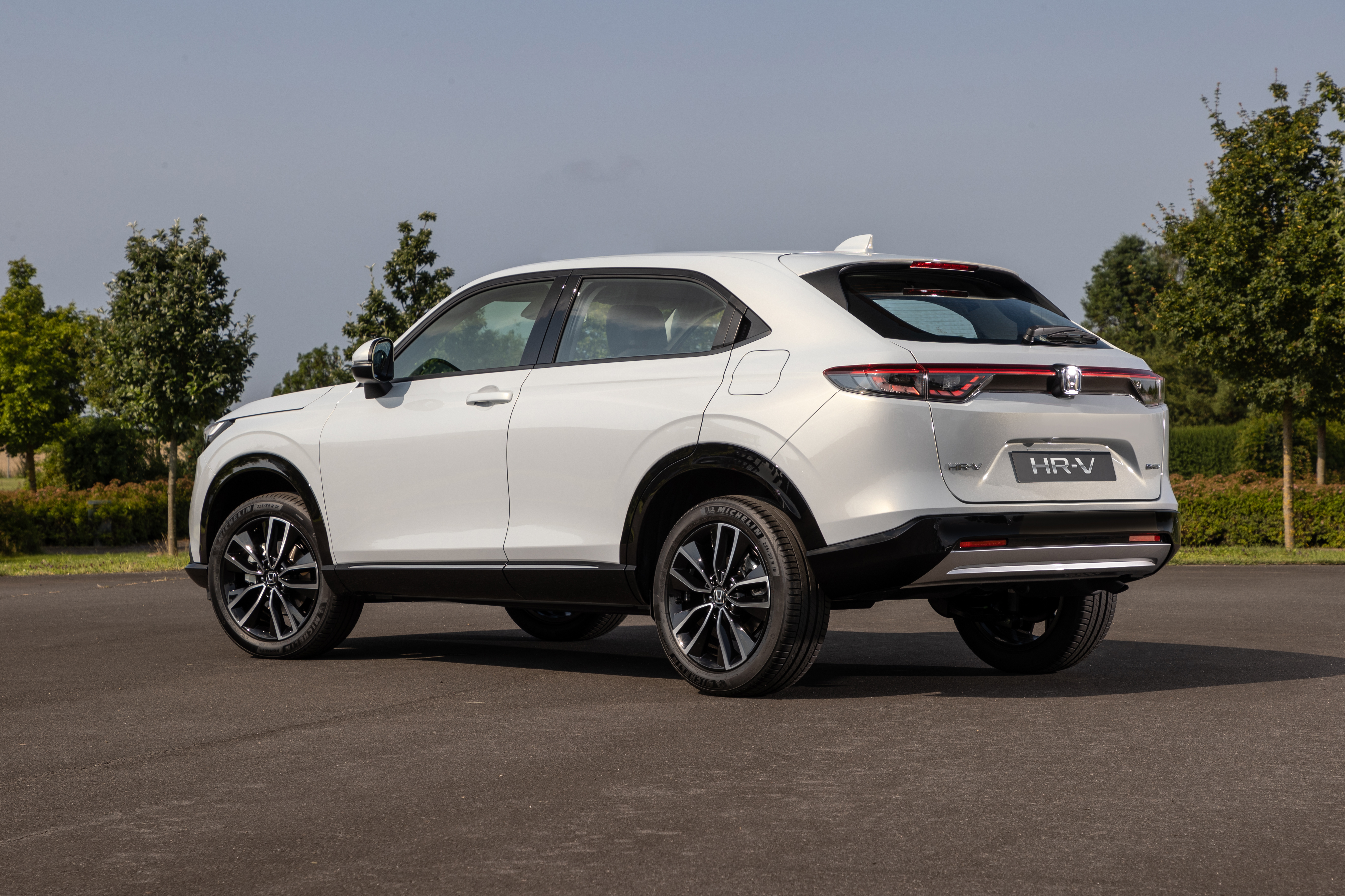 White Honda HR-V e:HEV SUV 4K HD Wallpaper