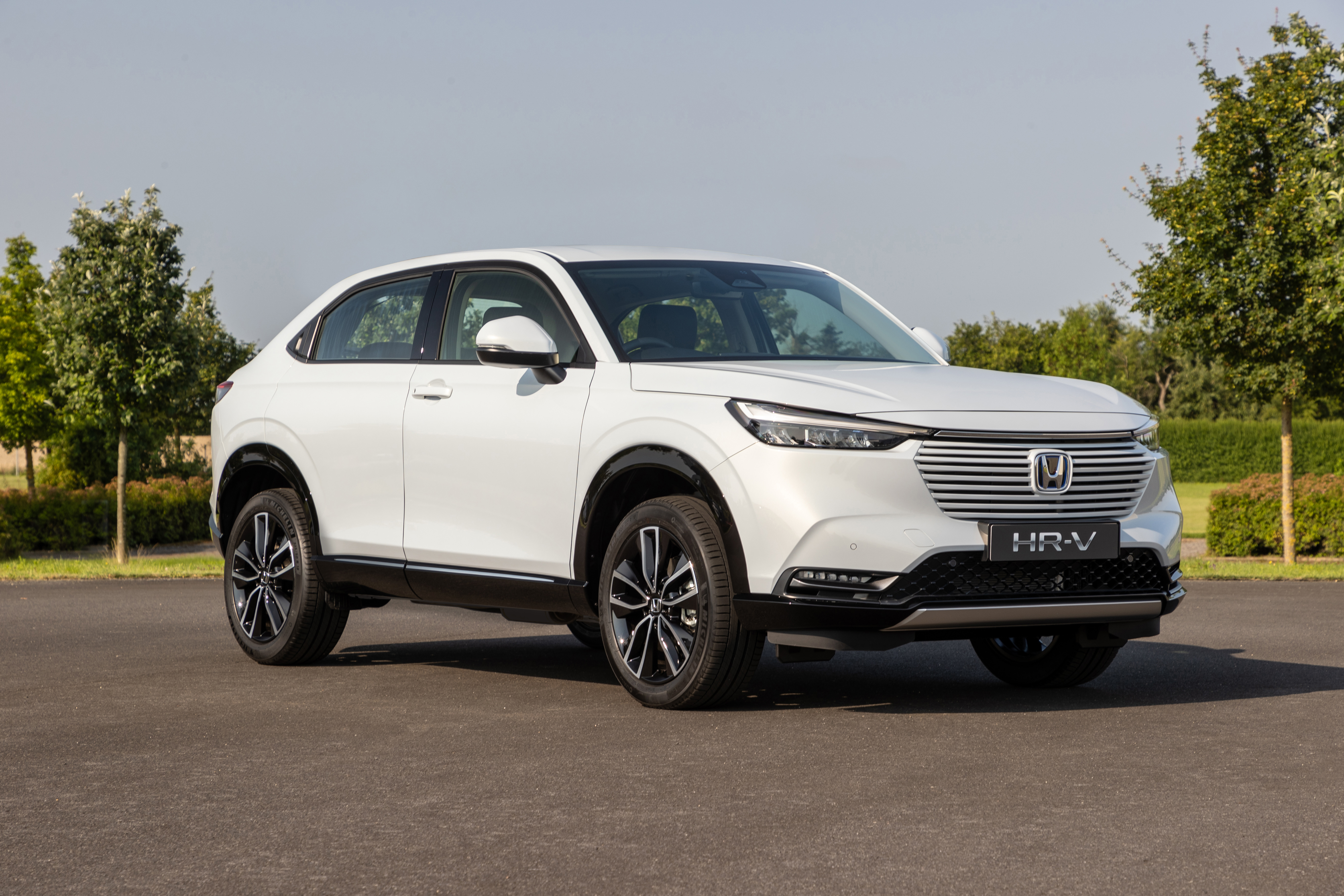 White Honda HR-V e:HEV SUV 4K HD Wallpaper