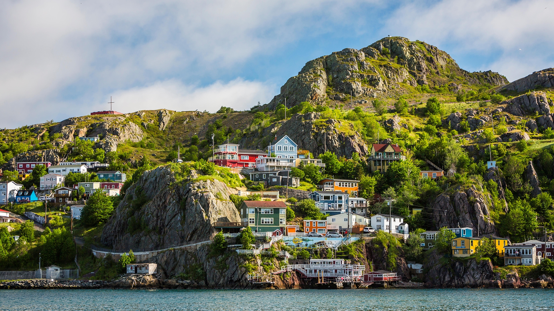 Vibrant homes on Signal Hill slopes, St. Johns, Newfoundland HD Wallpaper