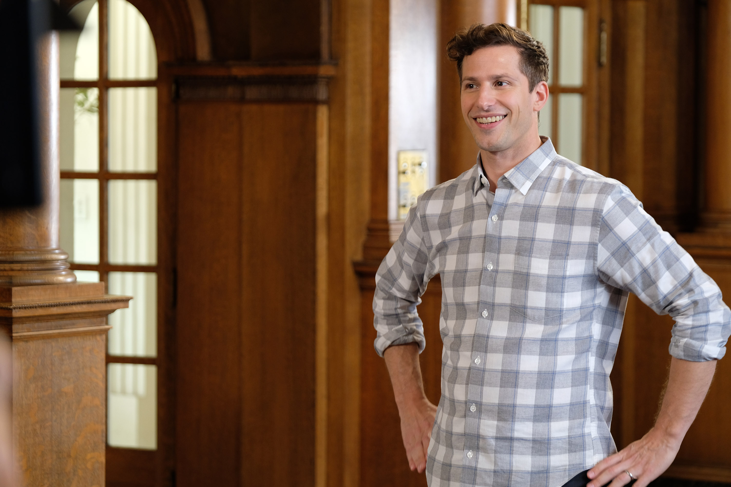 Andy Samberg from Brooklyn Nine-Nine smiling HD Wallpaper