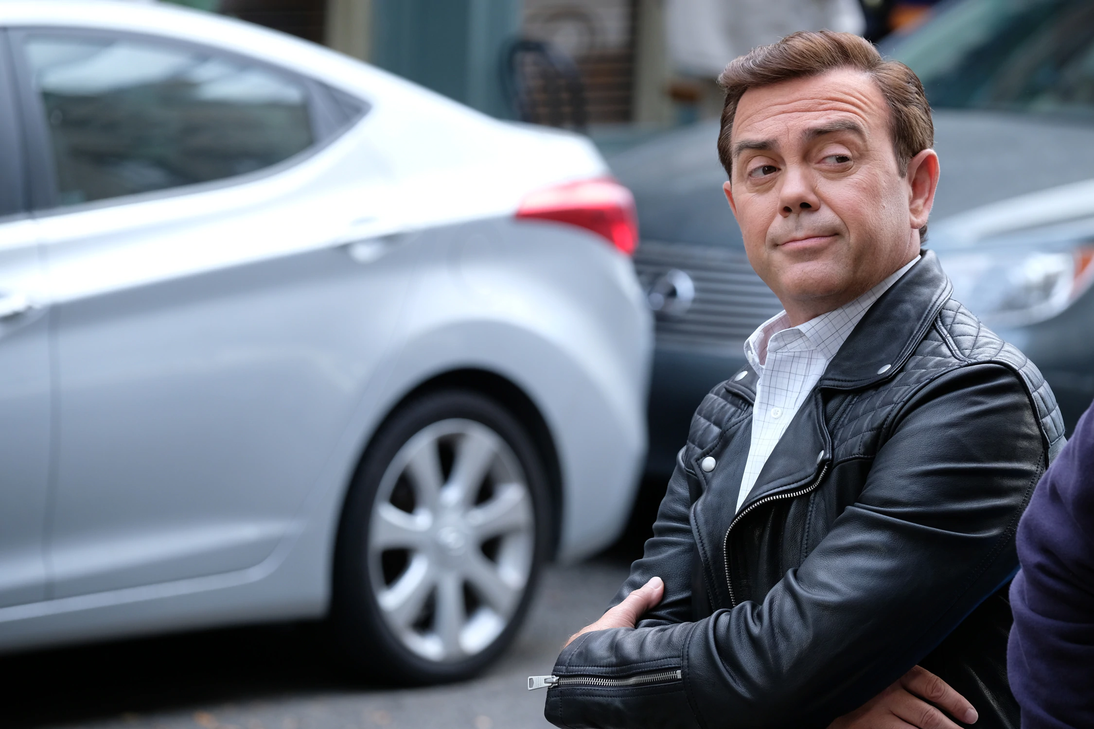Joe Lo Truglio from Brooklyn Nine-Nine in leather jacket HD Wallpaper