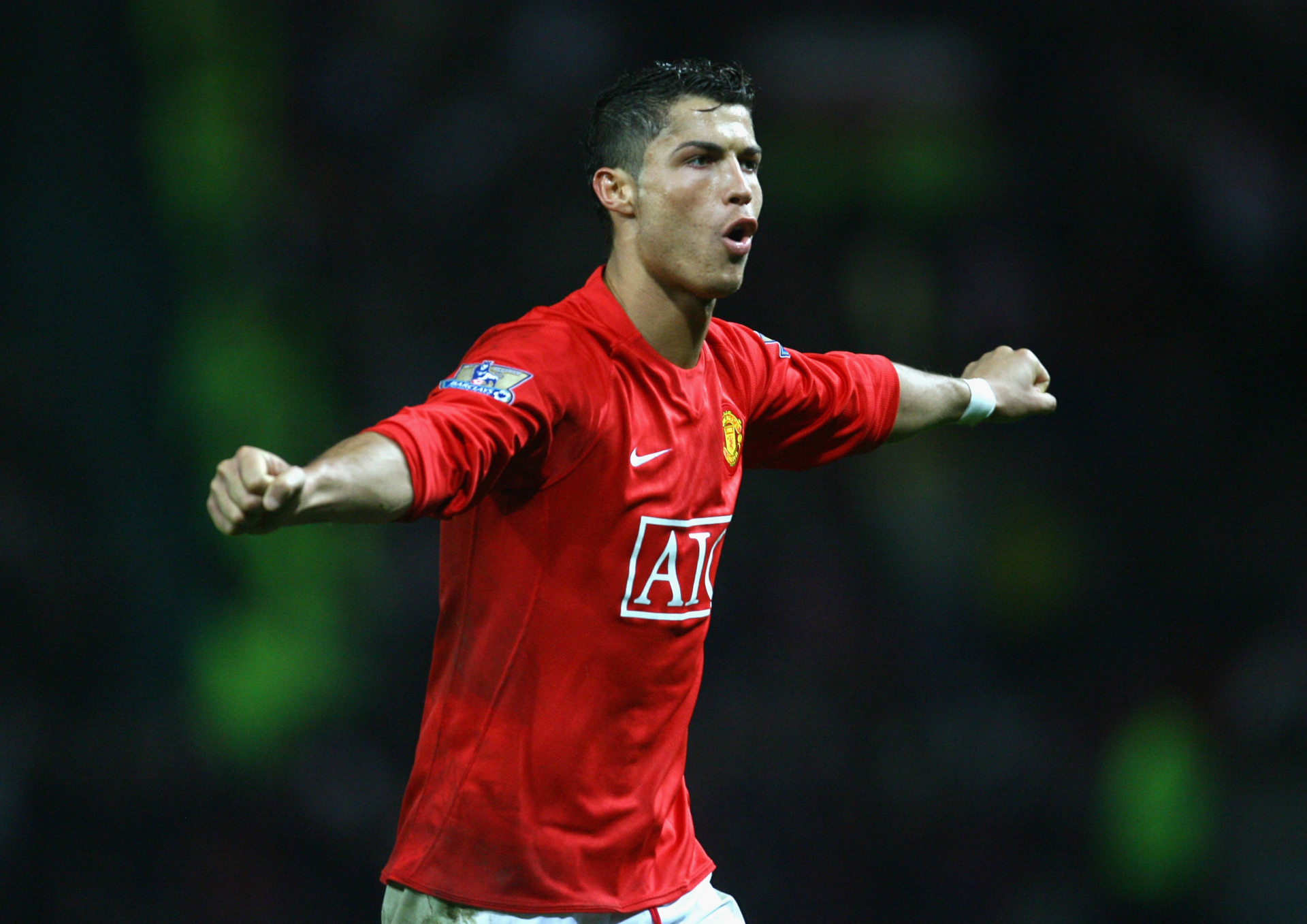 Cristiano Ronaldo celebrating for Manchester United F.C. HD Wallpaper