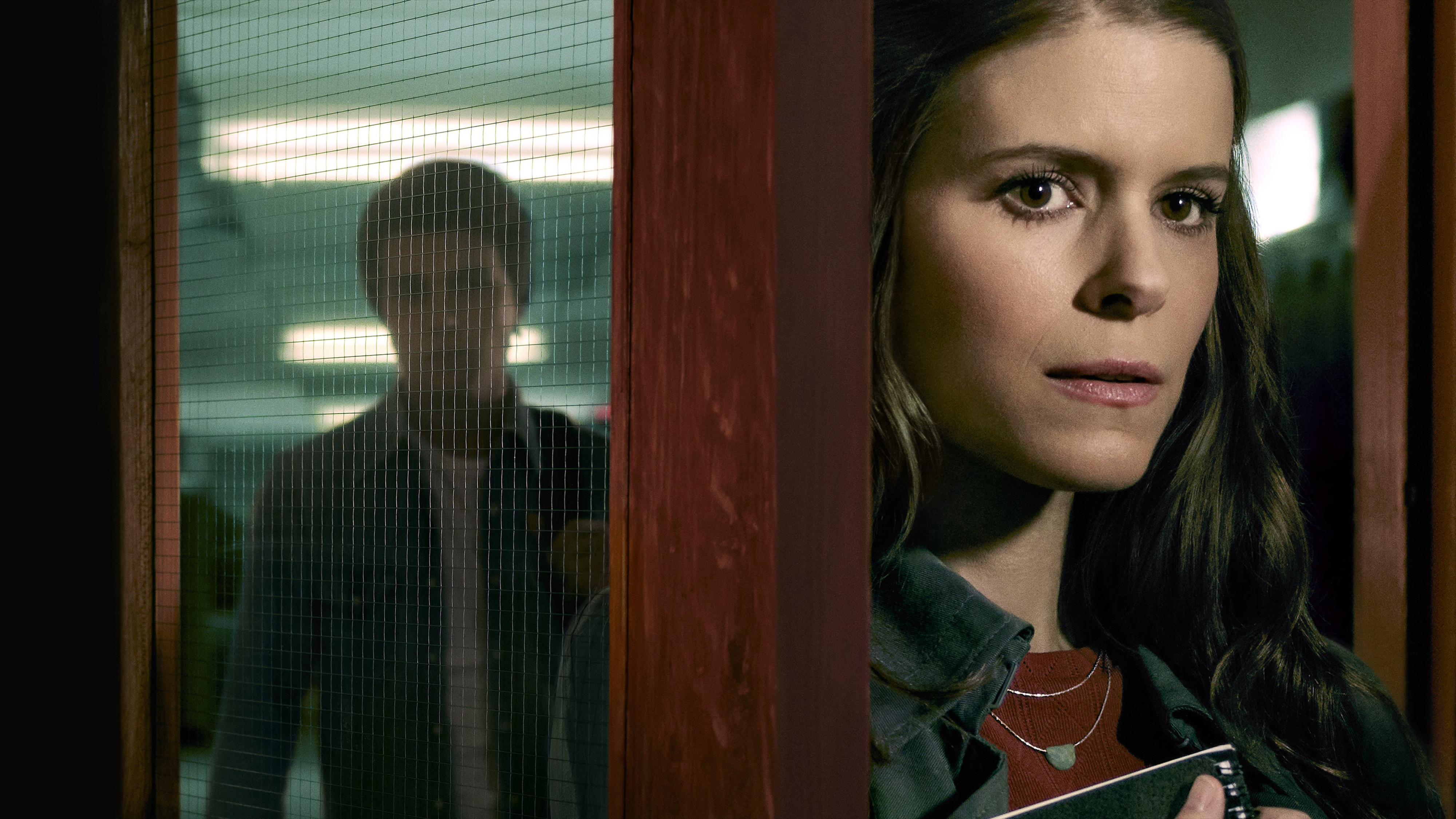 Kate Mara looking at blurred man in A Teacher HD Wallpaper