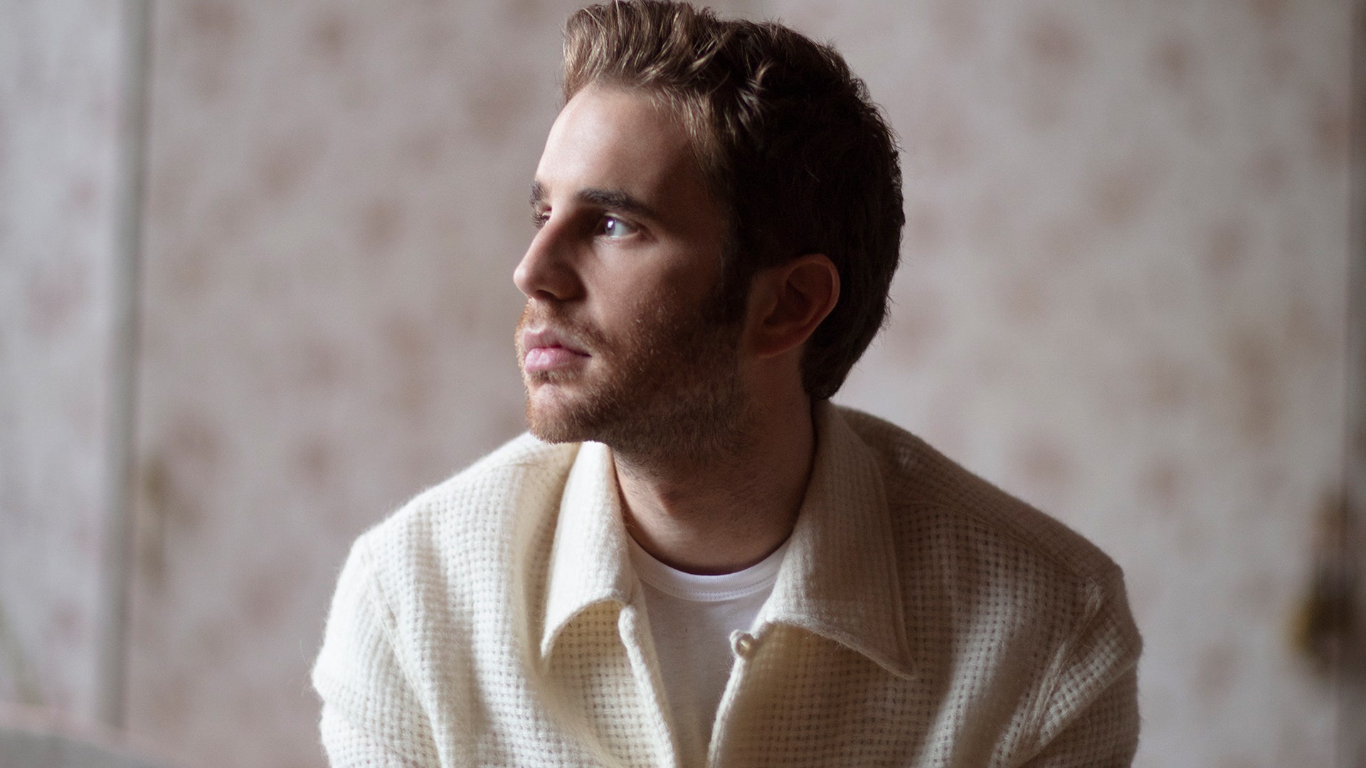Ben Platt in a cream waffle knit shirt HD Wallpaper