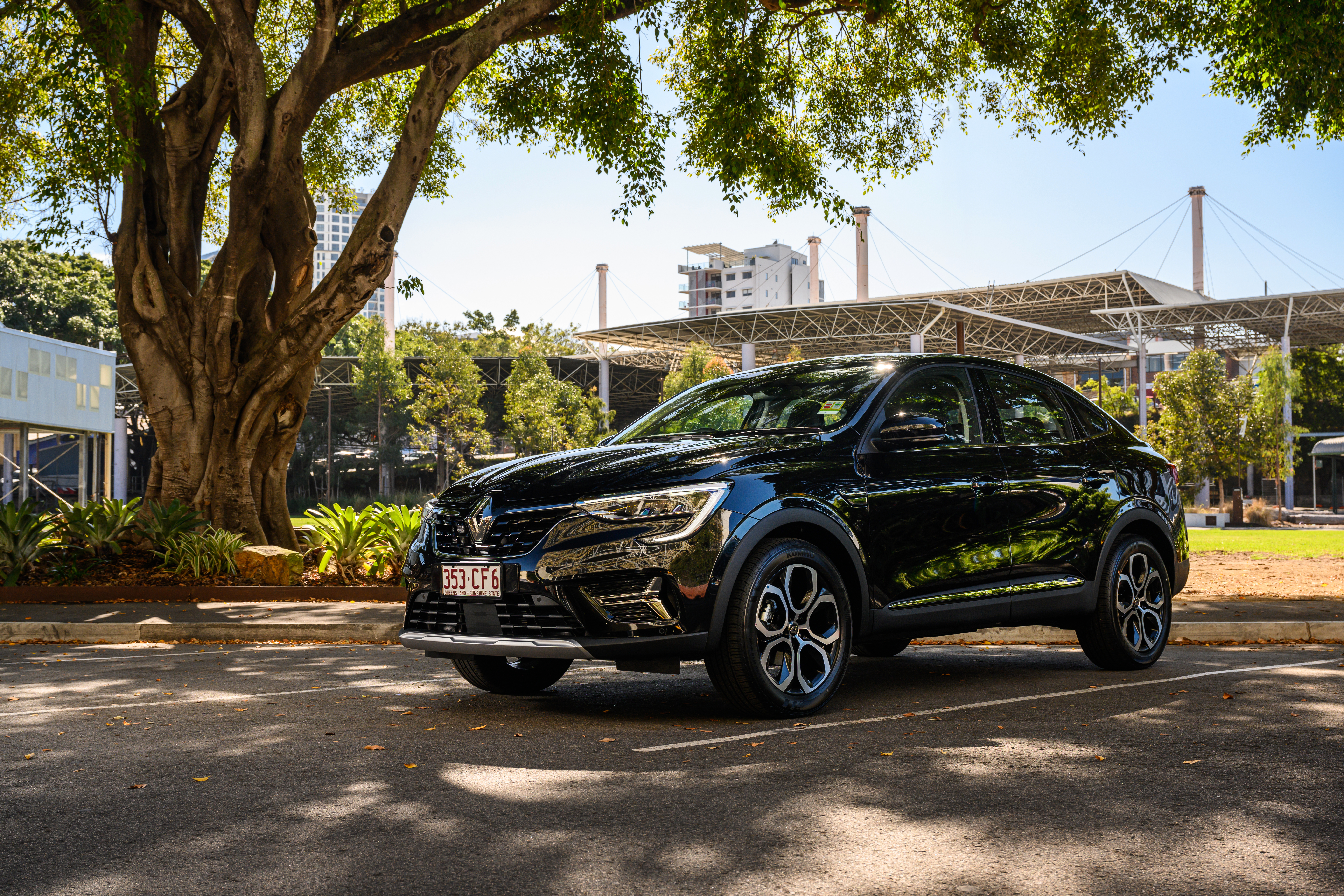 Black Renault Arkana SUV parked under a tree HD Wallpaper