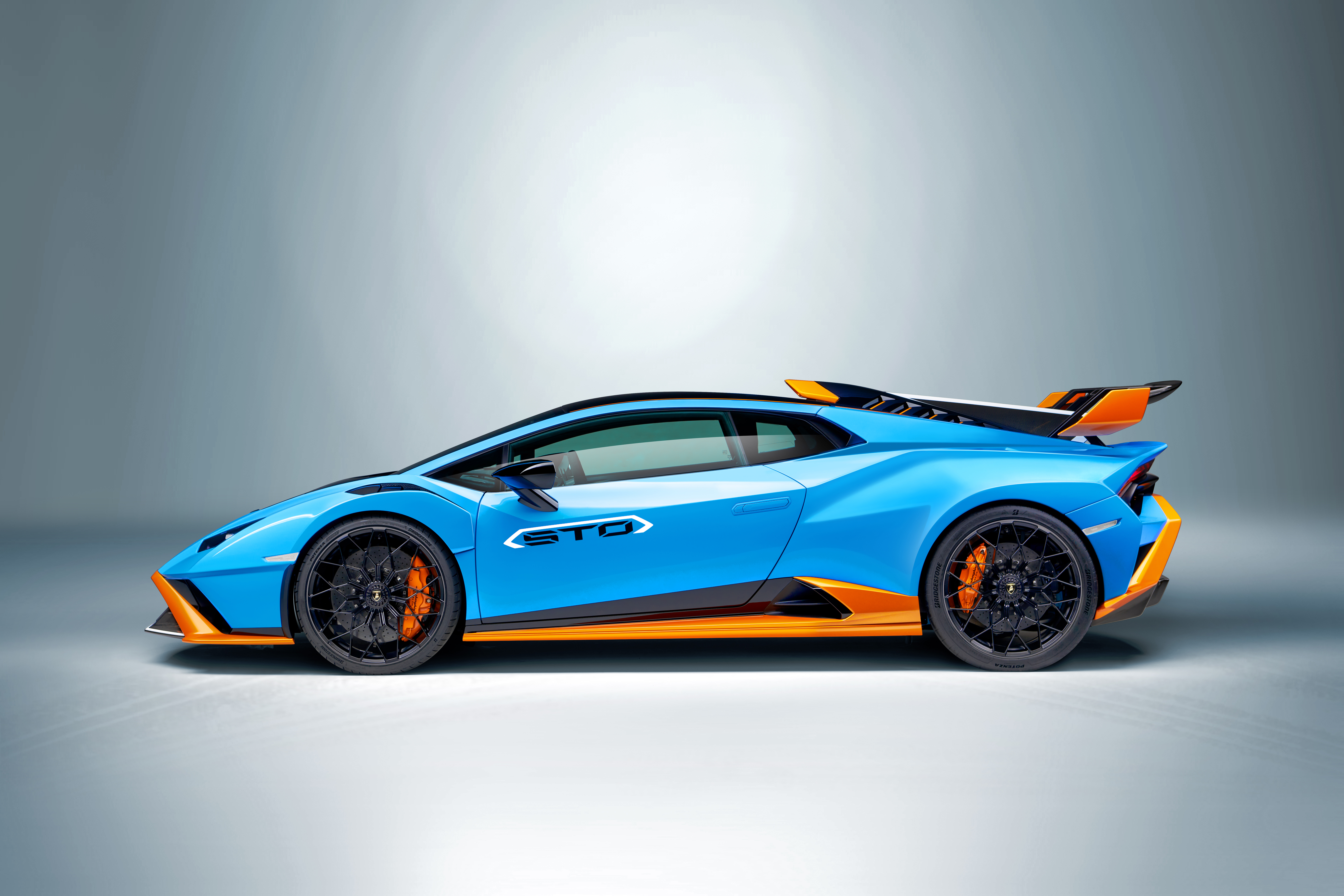 Lamborghini Huracán STO Supercar Blue 4K HD Wallpaper