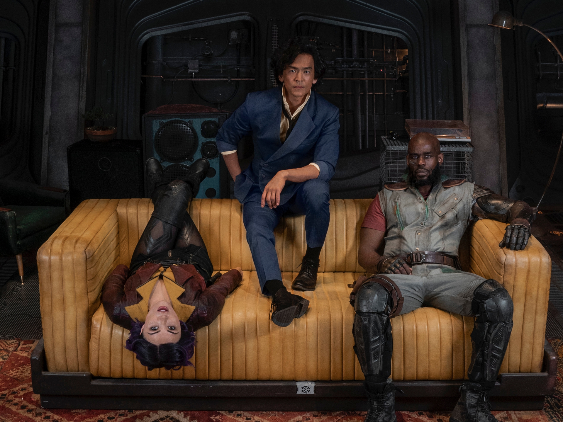 Spike Spiegel, Faye Valentine, and Jet Black on couch HD Wallpaper