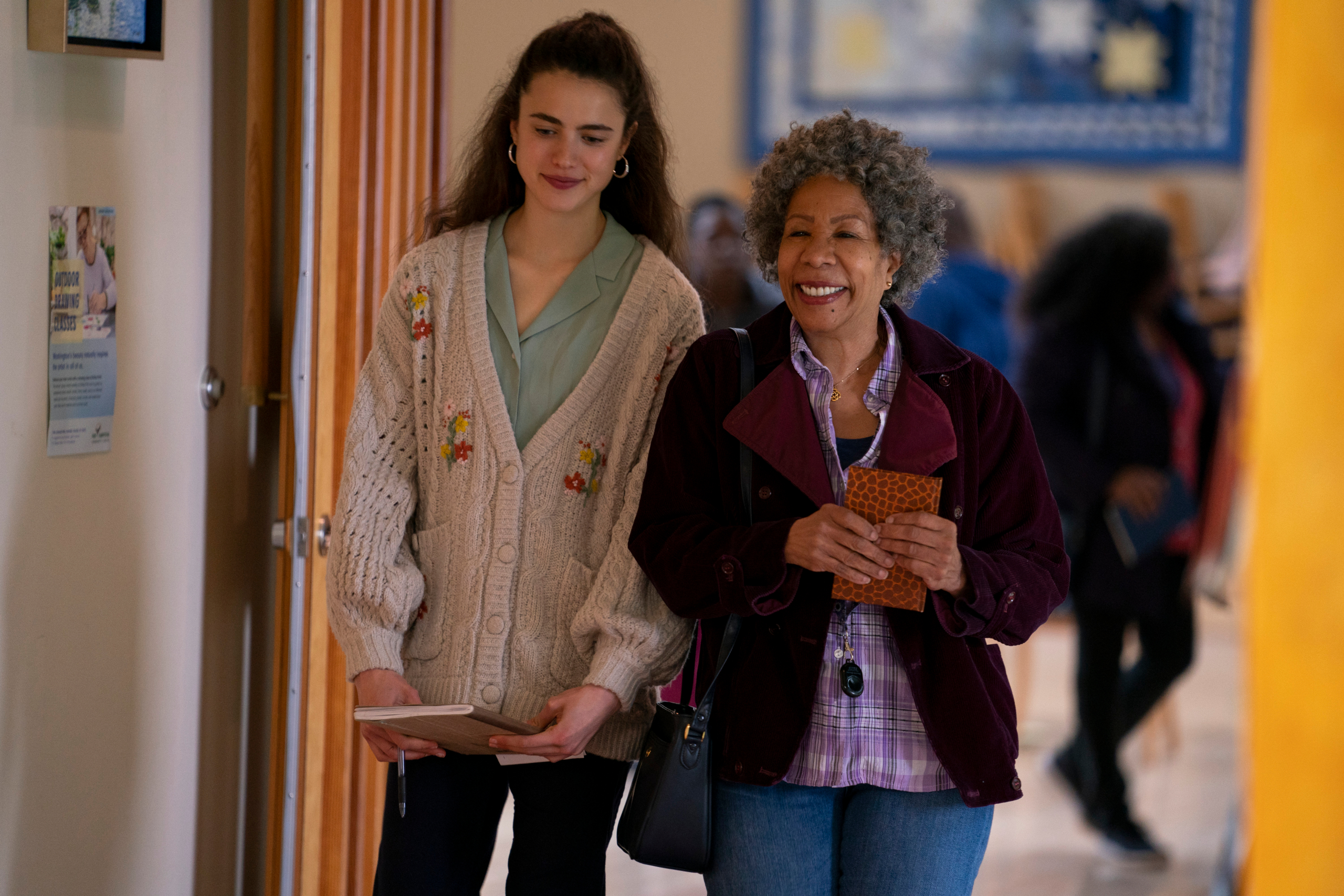 Margaret Qualley and woman smiling in Maid HD Wallpaper