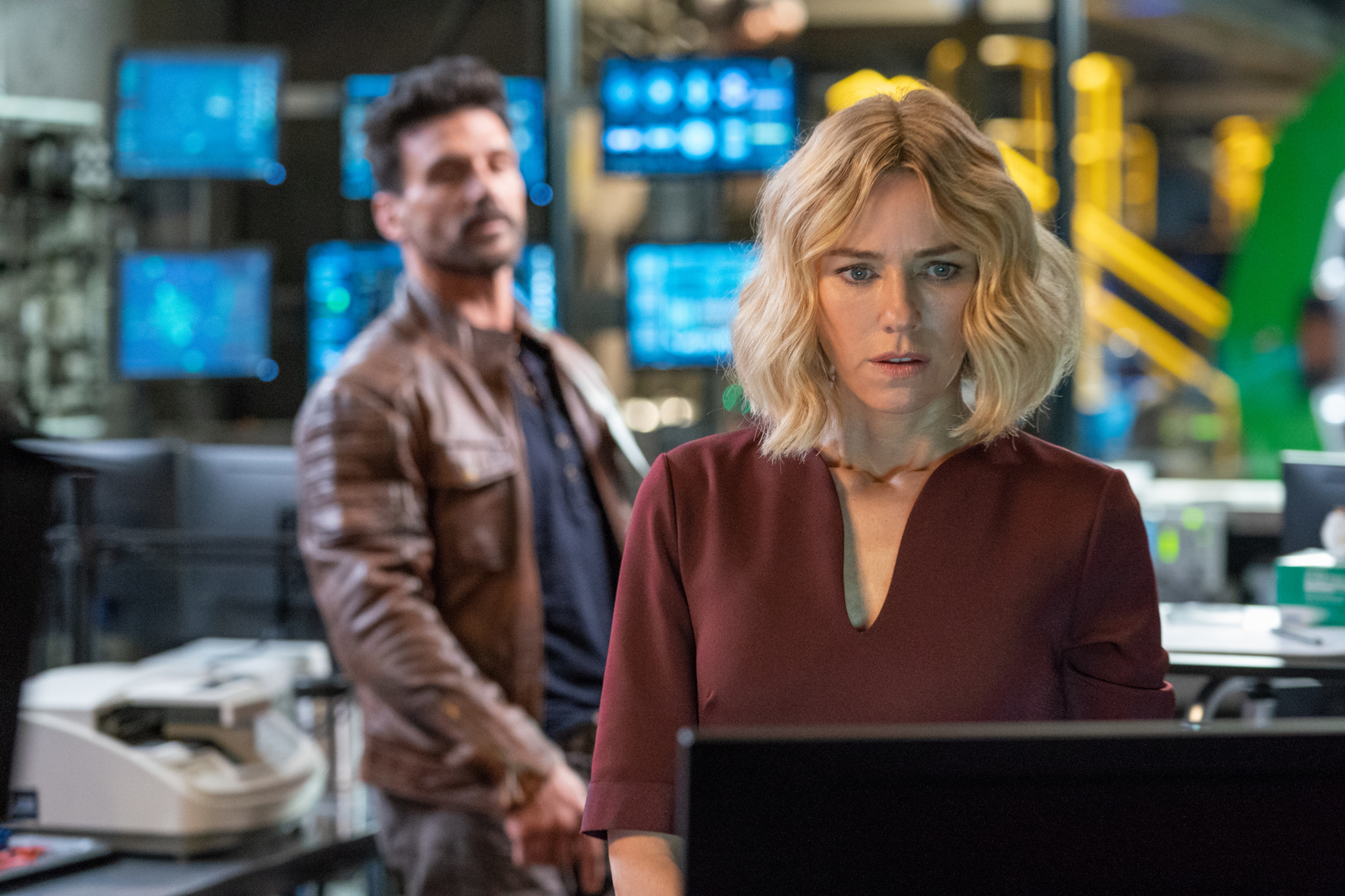 Naomi Watts and Frank Grillo in Boss Level HD Wallpaper