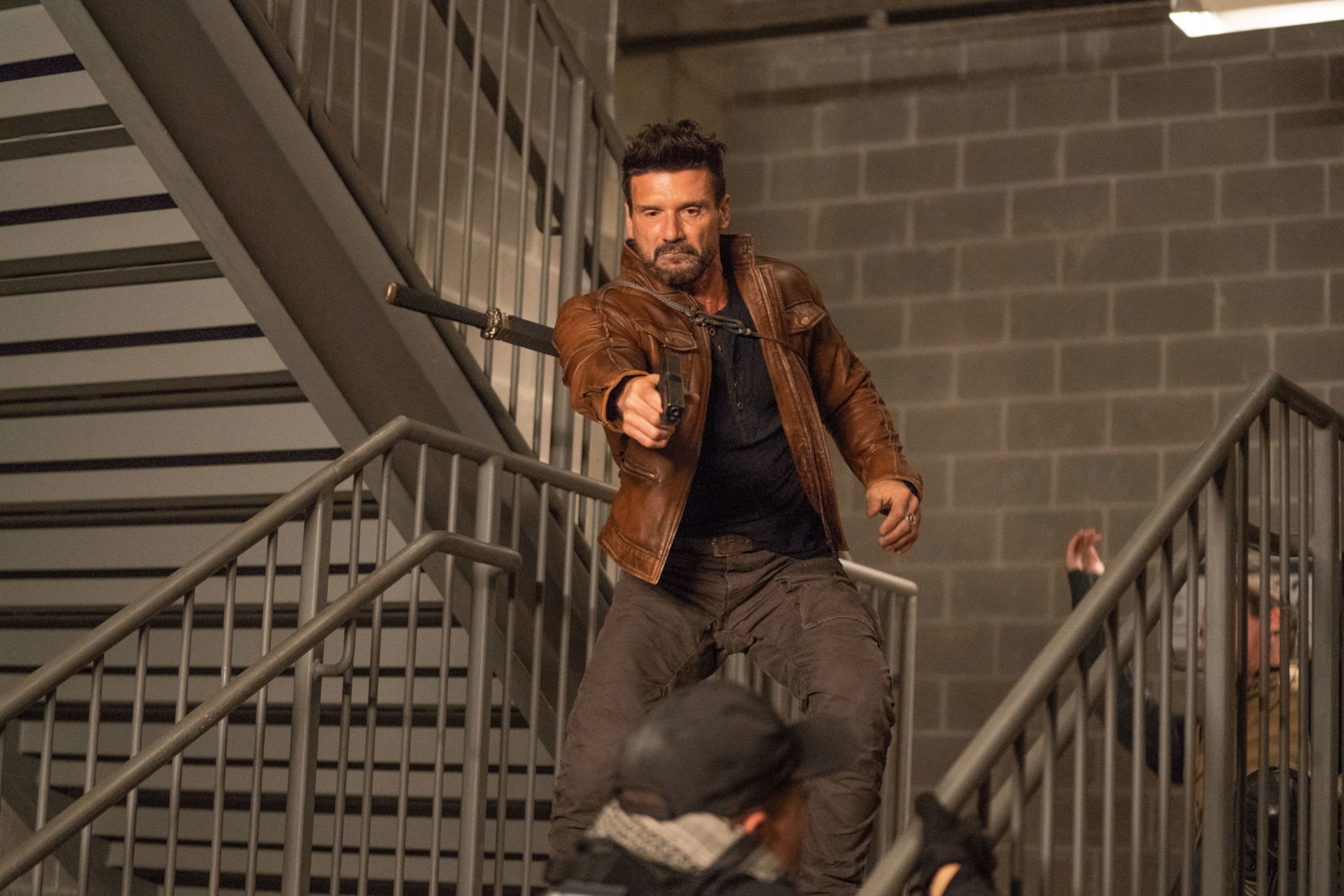 Frank Grillo in Boss Level with gun and sword HD Wallpaper