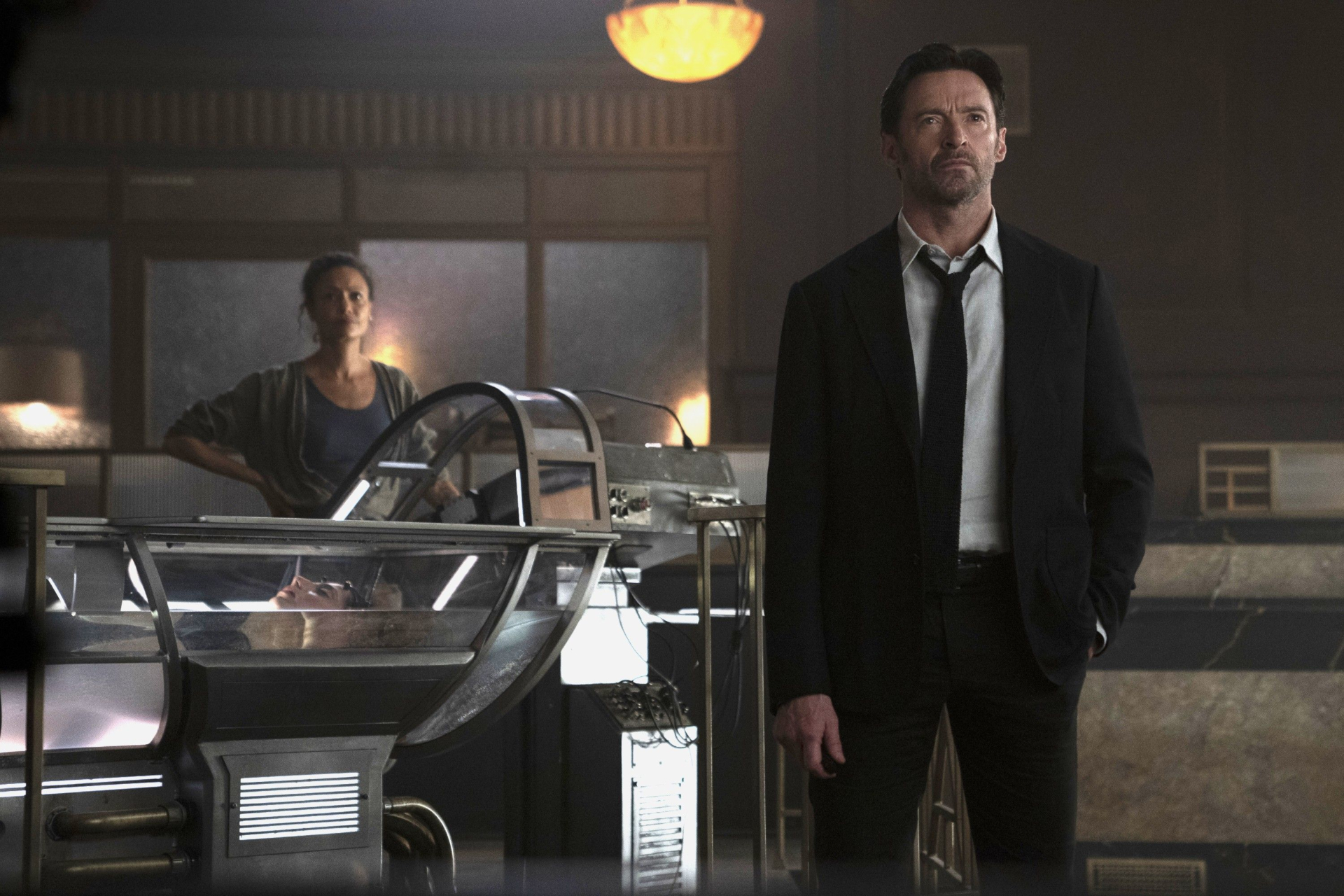 Hugh Jackman in Reminiscence with the memory tank HD Wallpaper