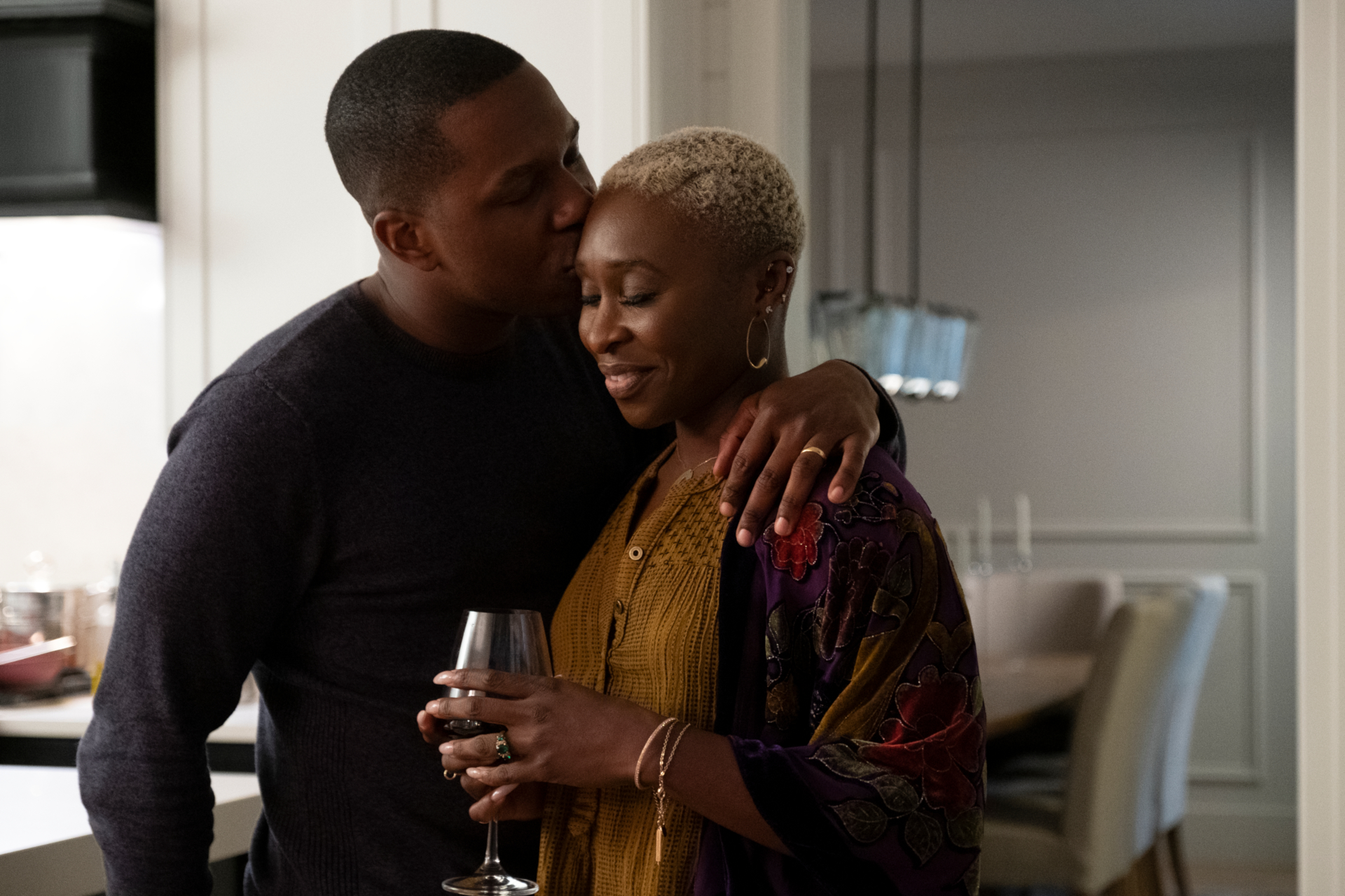 Leslie Odom Jr. kisses Cynthia Erivo in Needle In A Timestack HD Wallpaper