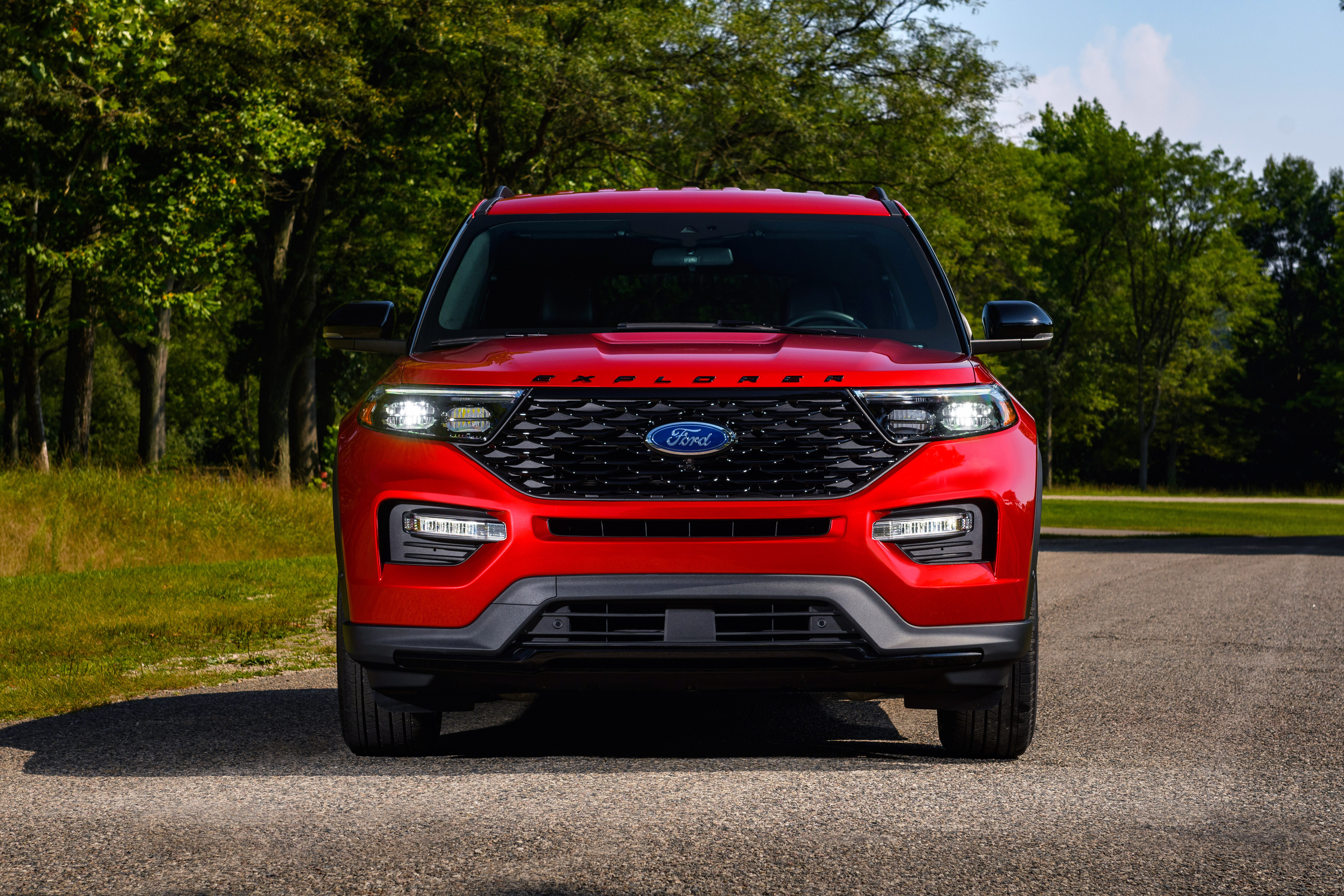 Red 2022 Ford Explorer ST-Line SUV Front View HD Wallpaper