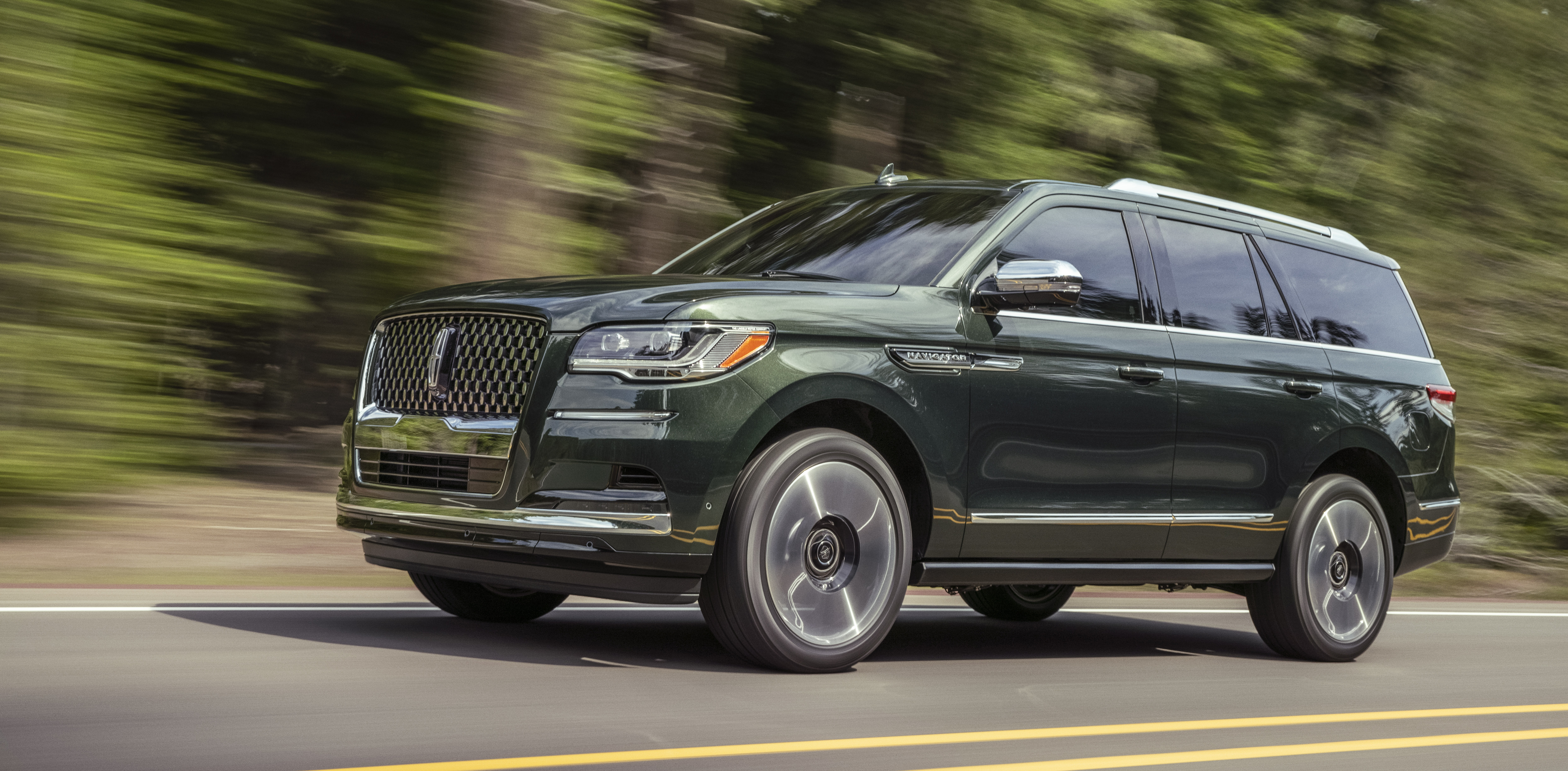 Dark Green 2022 Lincoln Navigator Black Label SUV HD Wallpaper