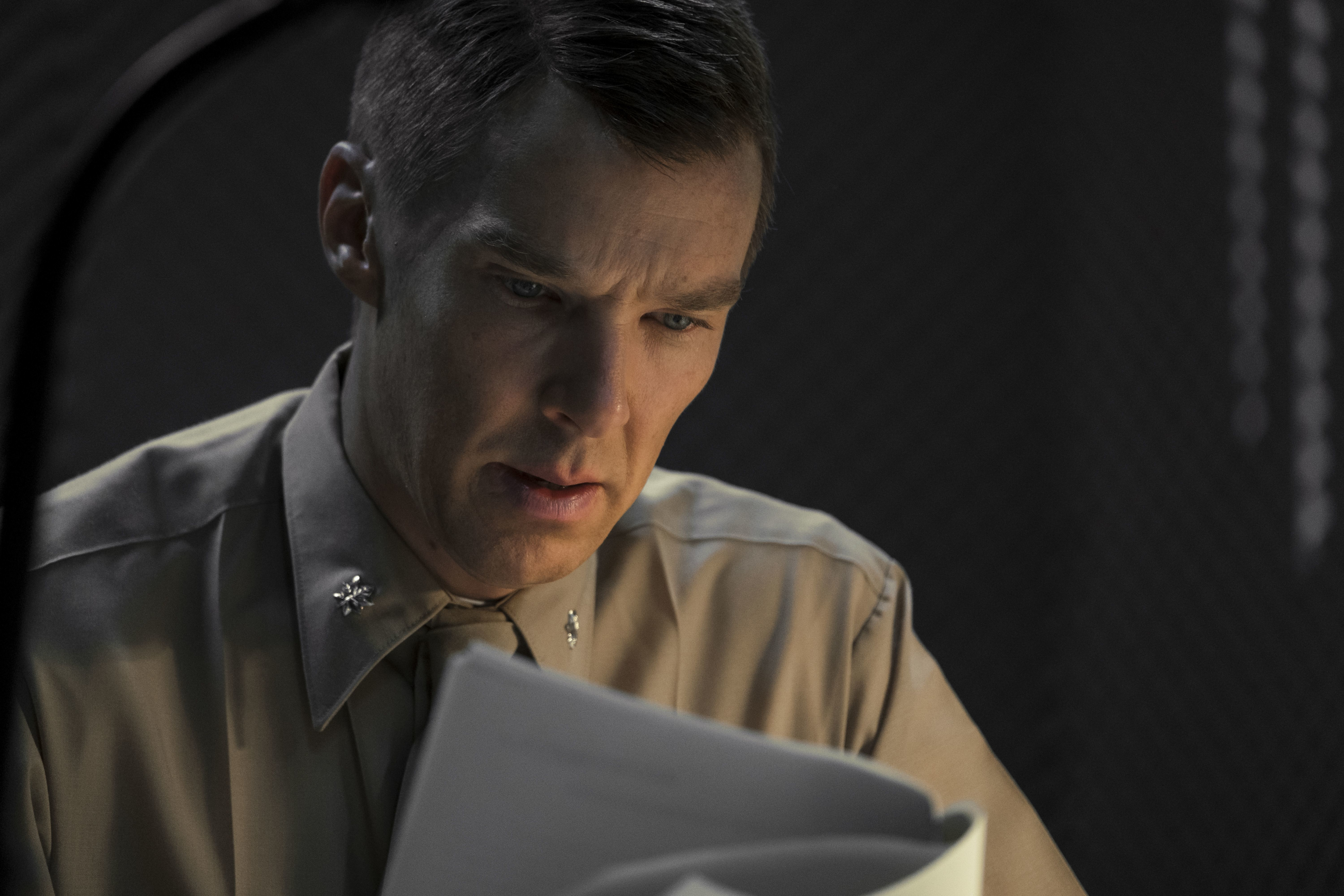 Benedict Cumberbatch in The Mauritanian reading documents HD Wallpaper