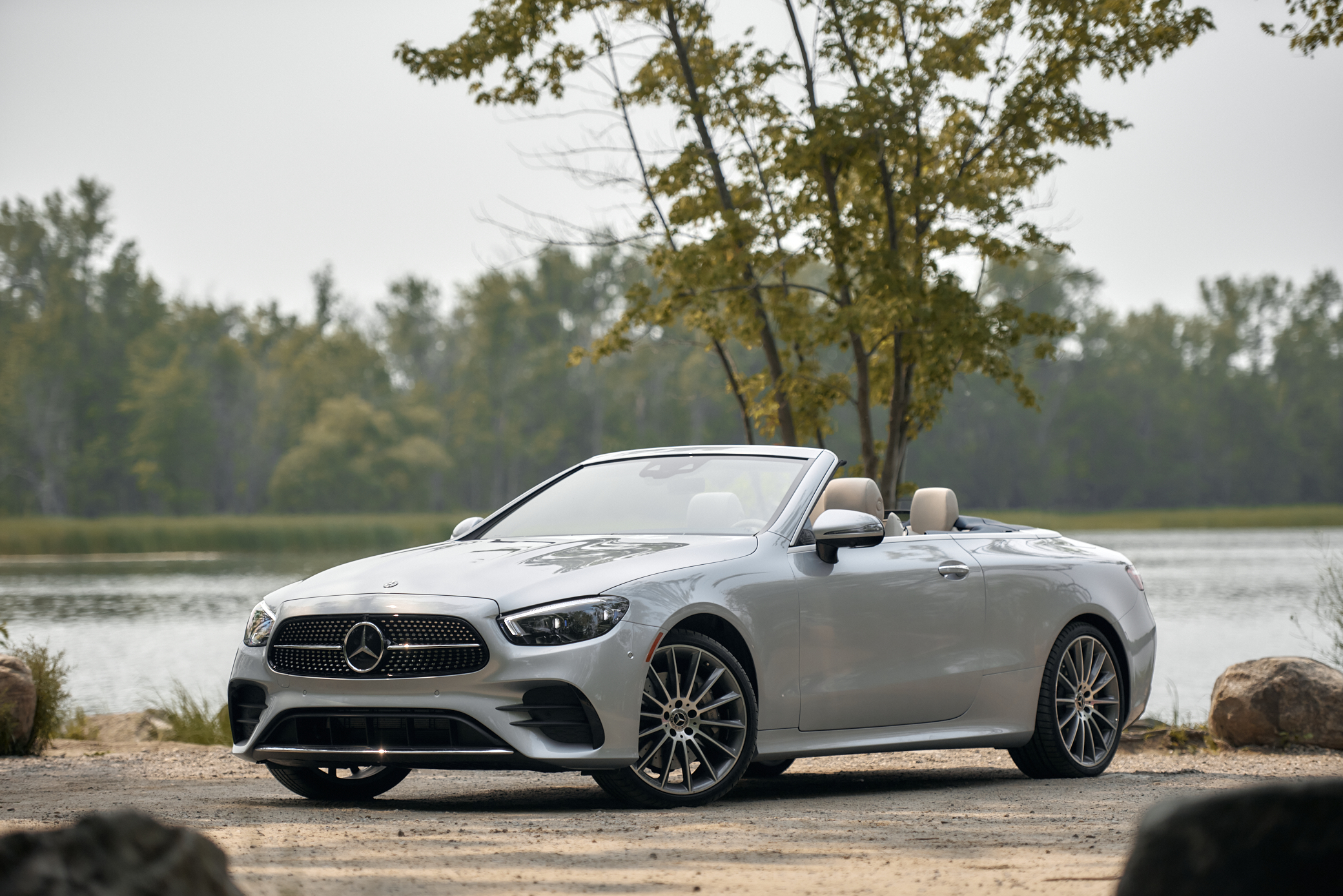 2021 Mercedes-Benz E 450 Cabriolet by the lake HD Wallpaper