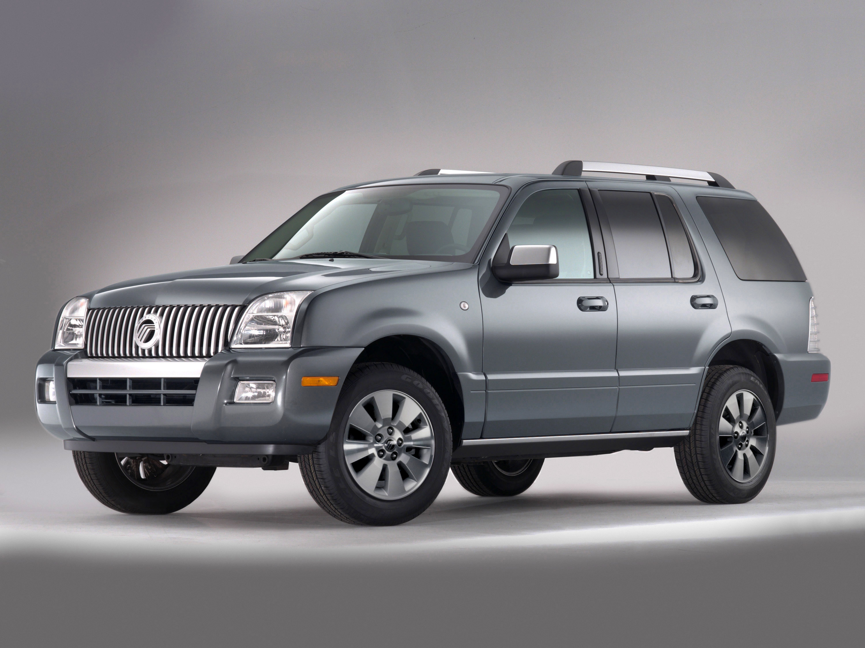 Grey Mercury Mountaineer SUV HD Wallpaper