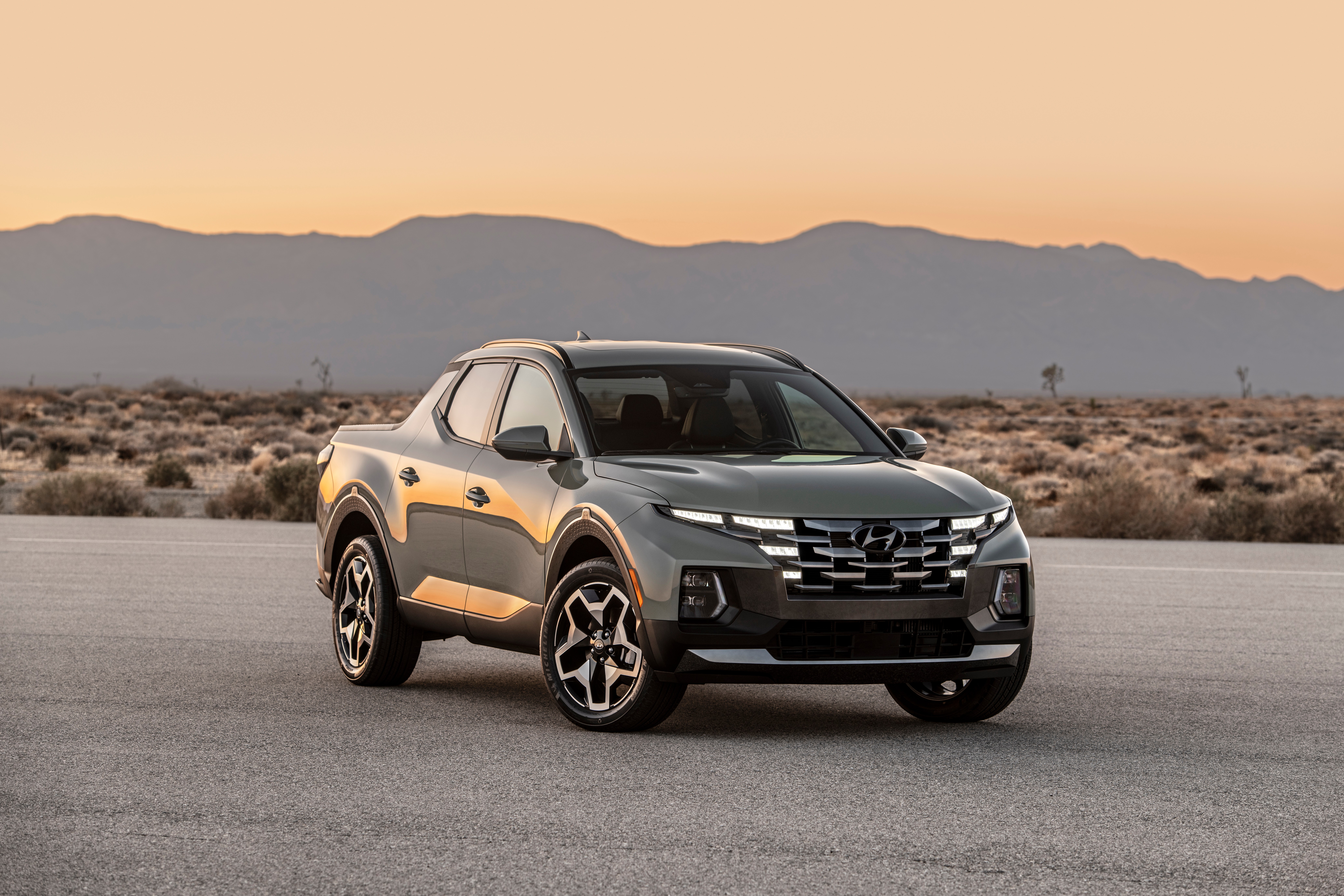 Hyundai Santa Cruz pickup truck desert sunset HD Wallpaper