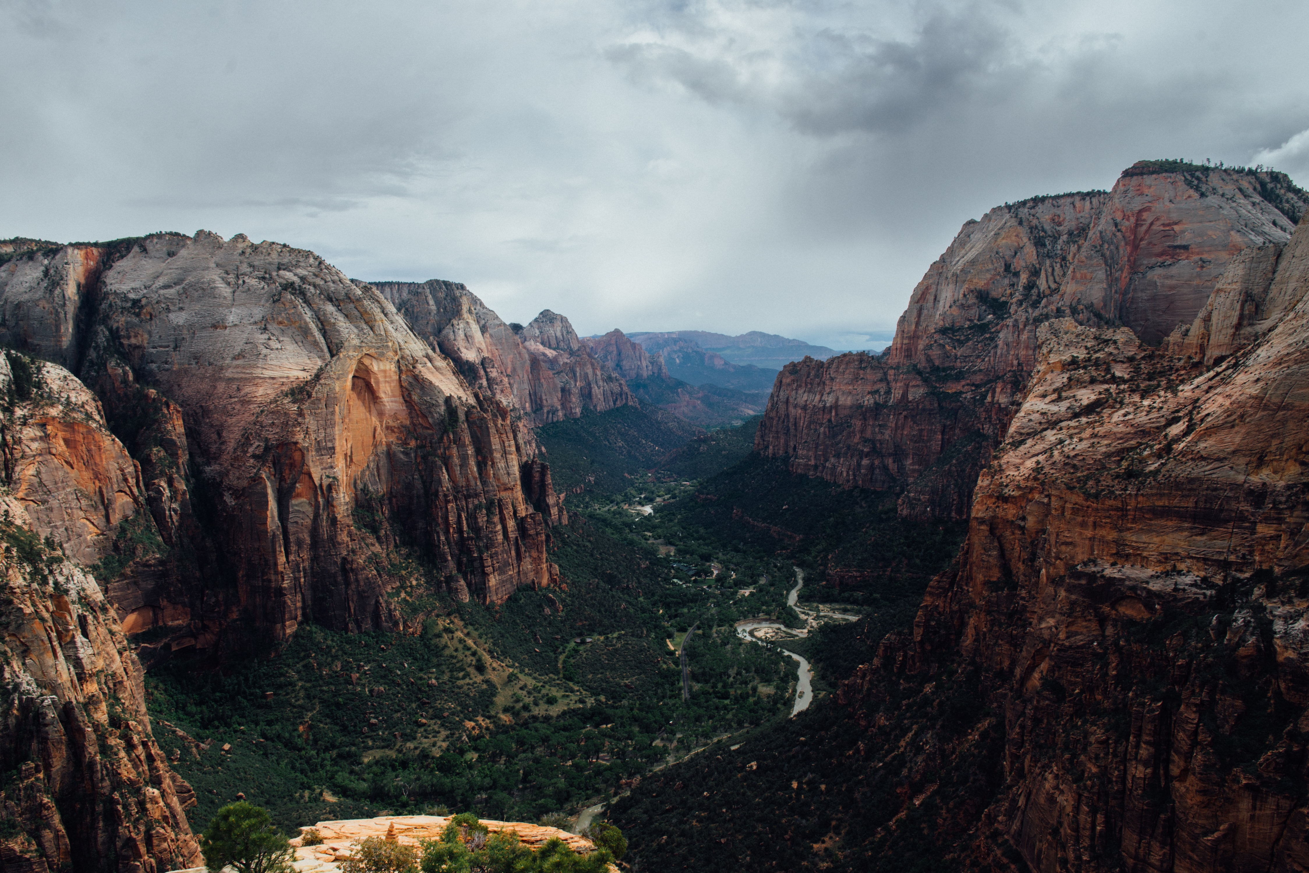 Majestic Zion Canyon from Angels Landing, Utah HD Wallpaper