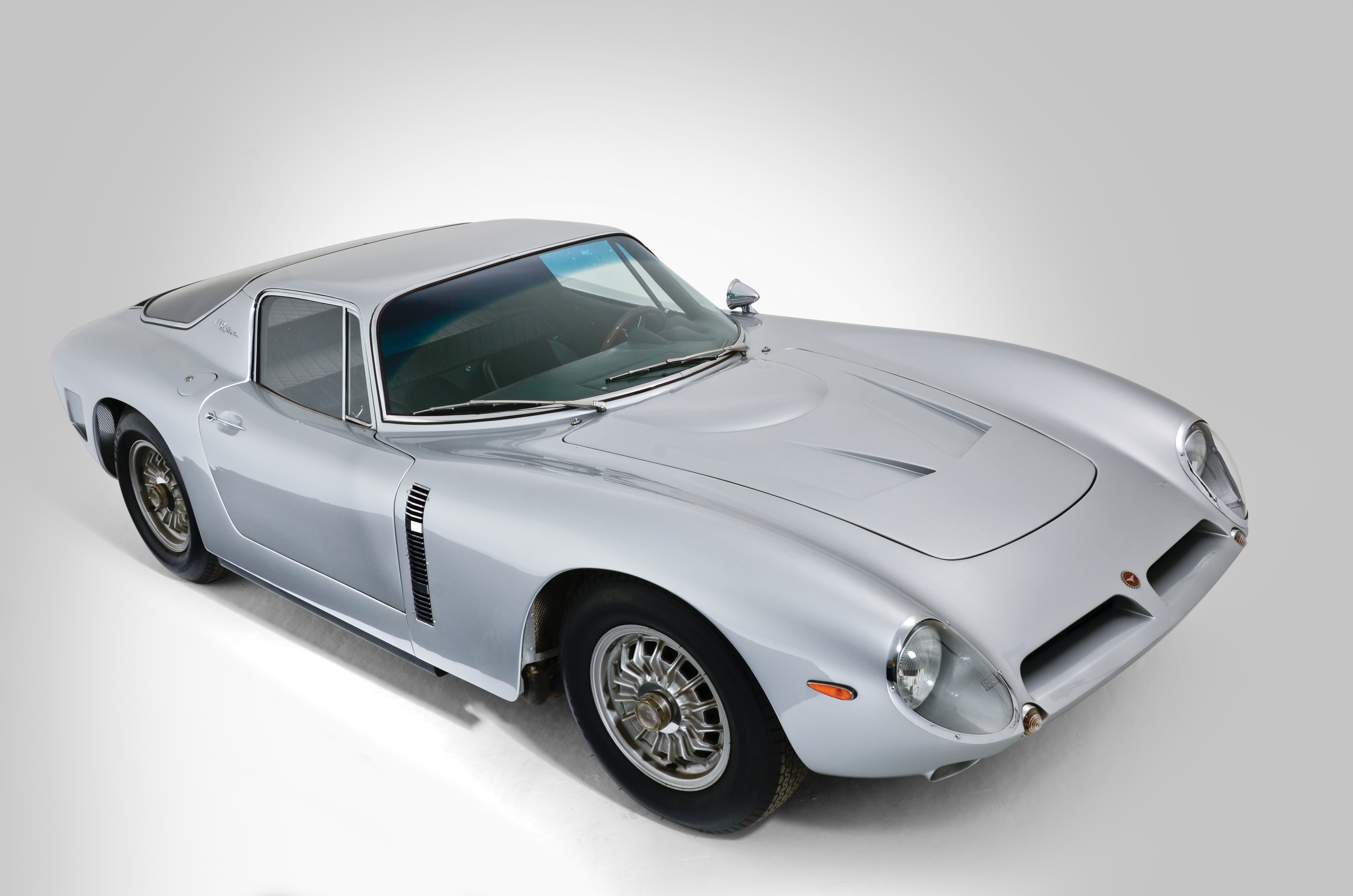 Silver Bizzarrini 5300 GT Strada 4K HD Wallpaper