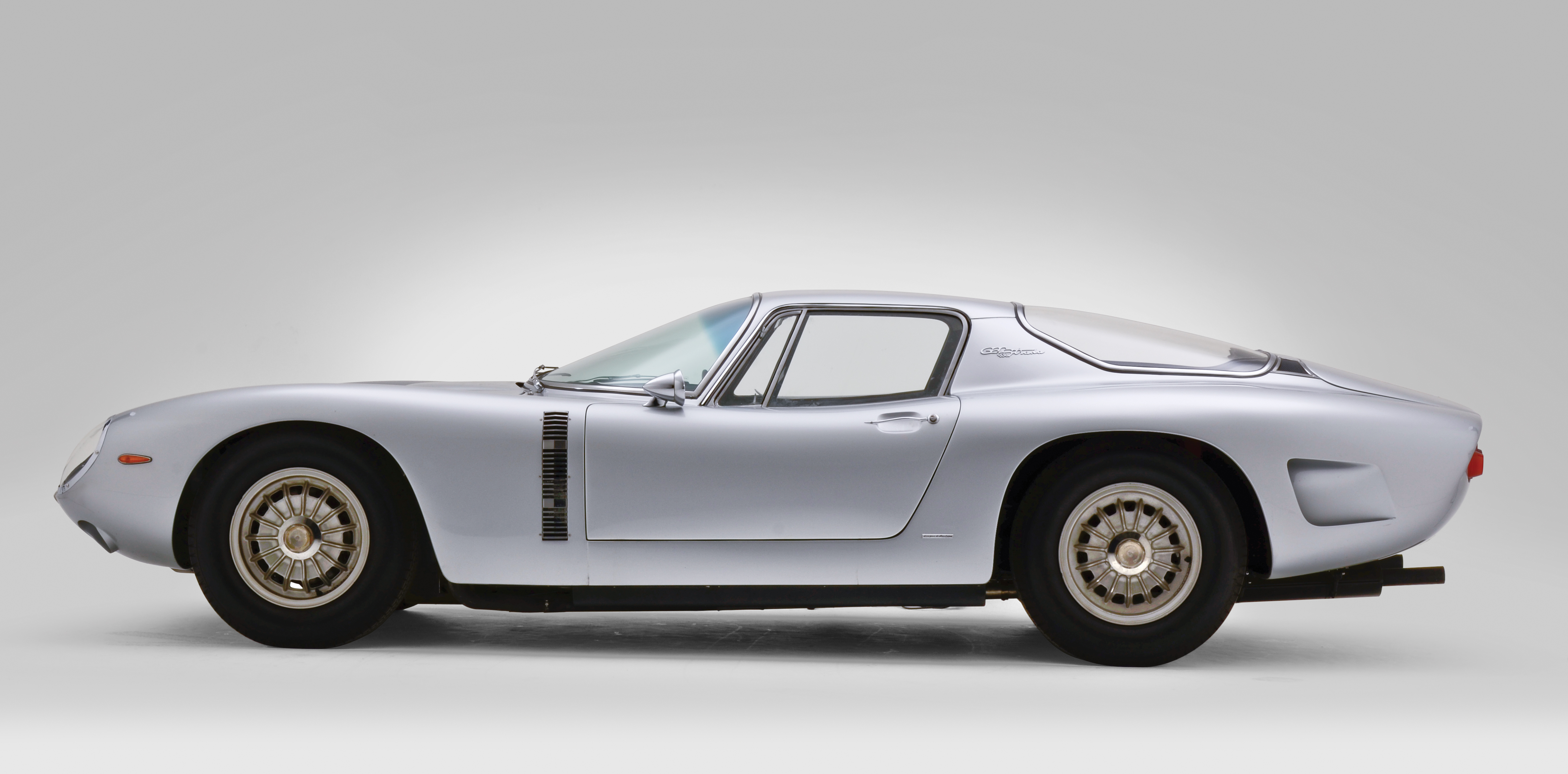 Silver Bizzarrini 5300 GT Strada side view 4K HD Wallpaper