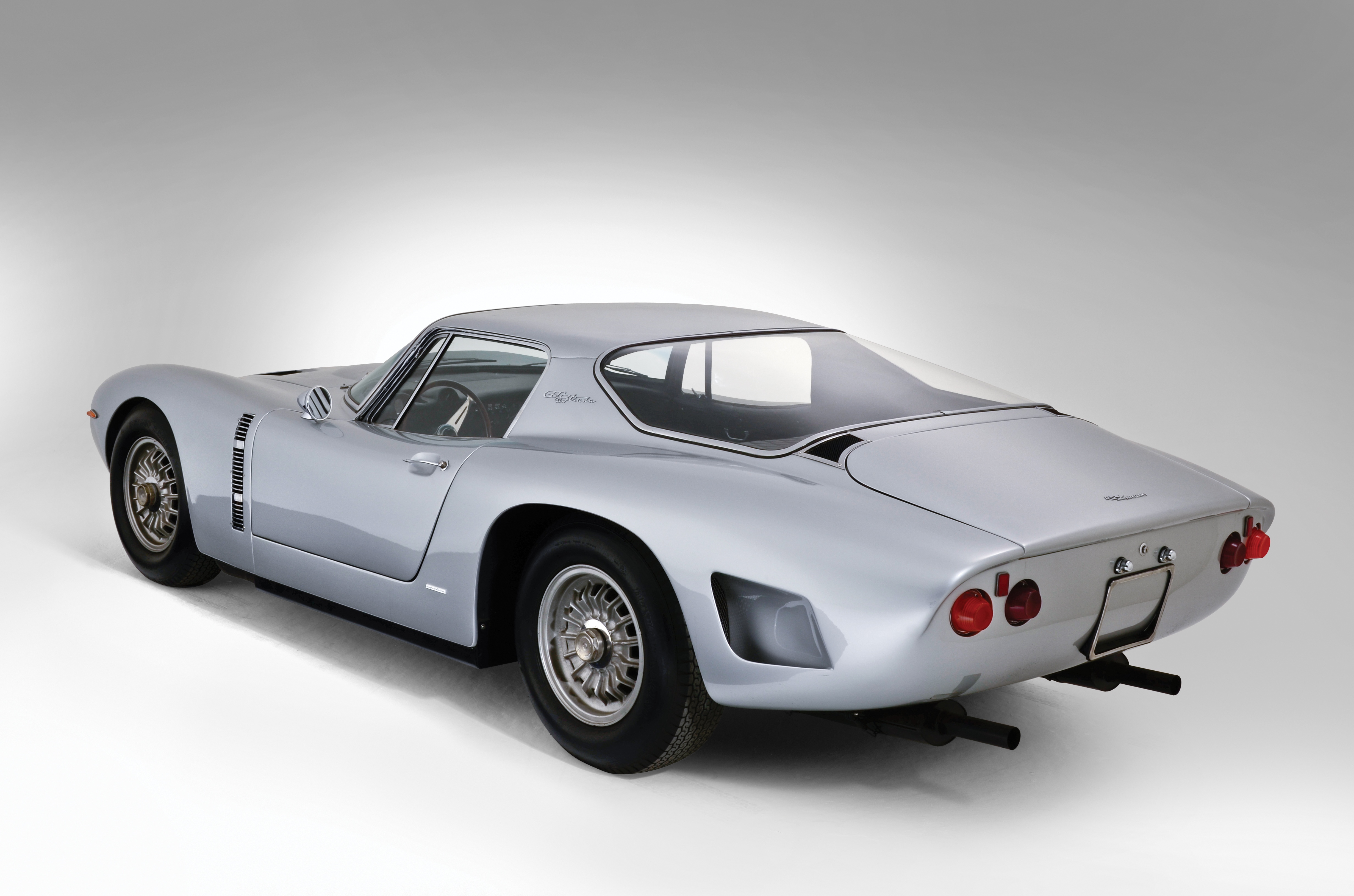 Classic silver Bizzarrini 5300 GT Strada 4K HD Wallpaper